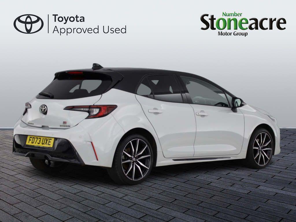 Toyota Corolla Hatchback 2.0 VVT-i Hybrid GR Sport 5dr CVT FD73UXE Image 2