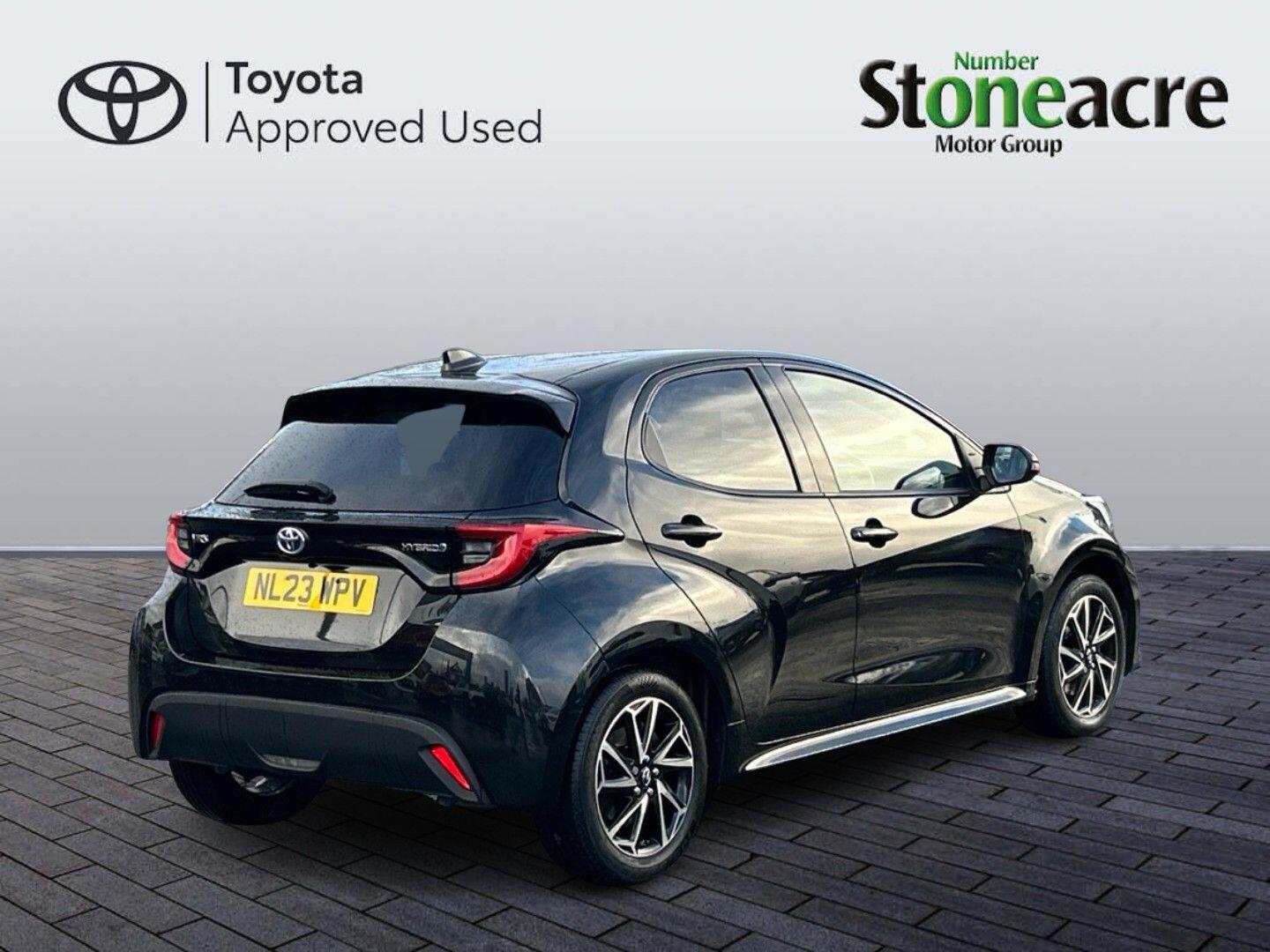 Toyota Yaris 1.5 Hybrid Design 5dr CVT NL23WPV Image 3