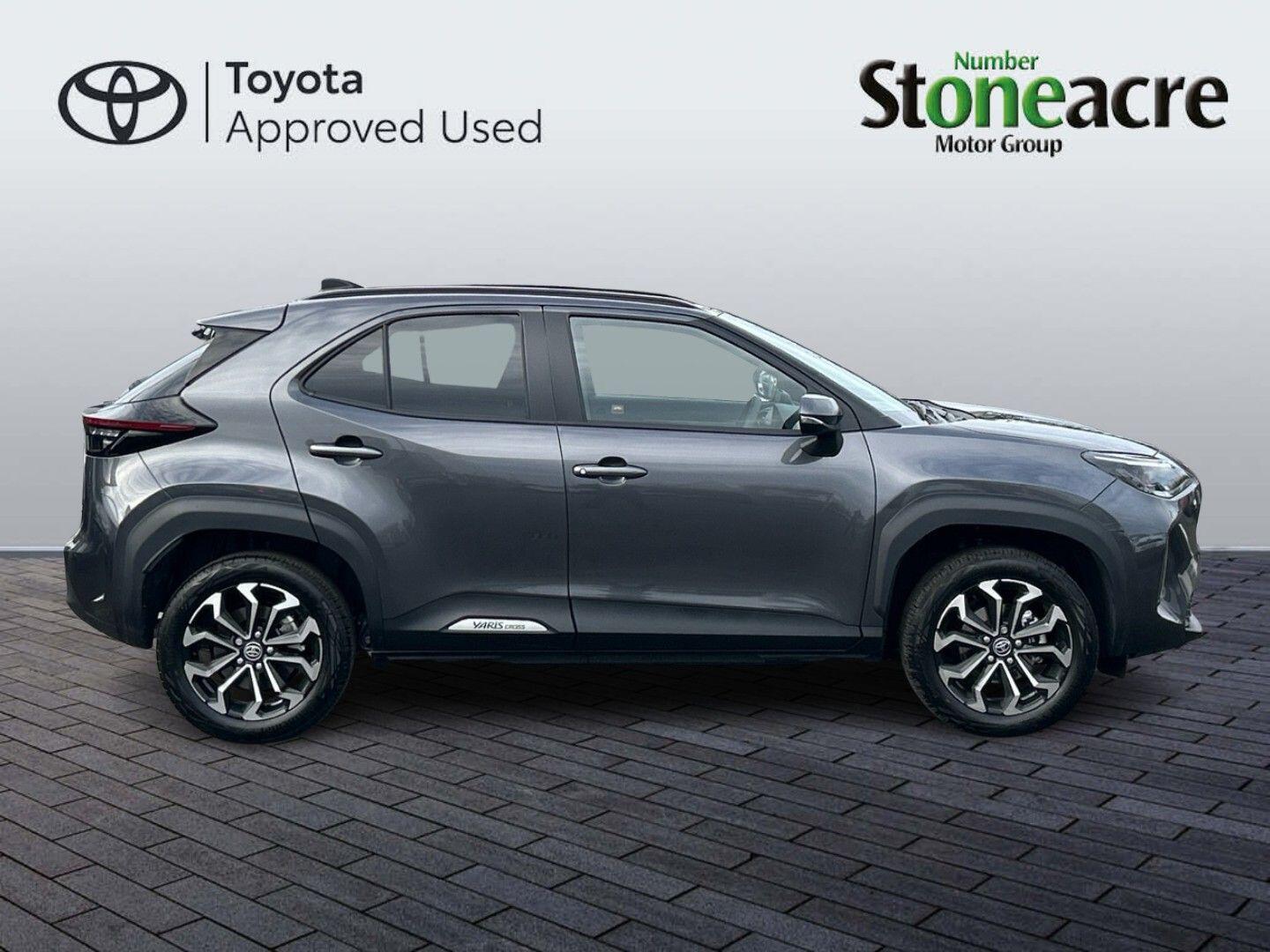 Toyota Yaris Cross 1.5 Hybrid Design 5dr CVT NG25YVS Image 2