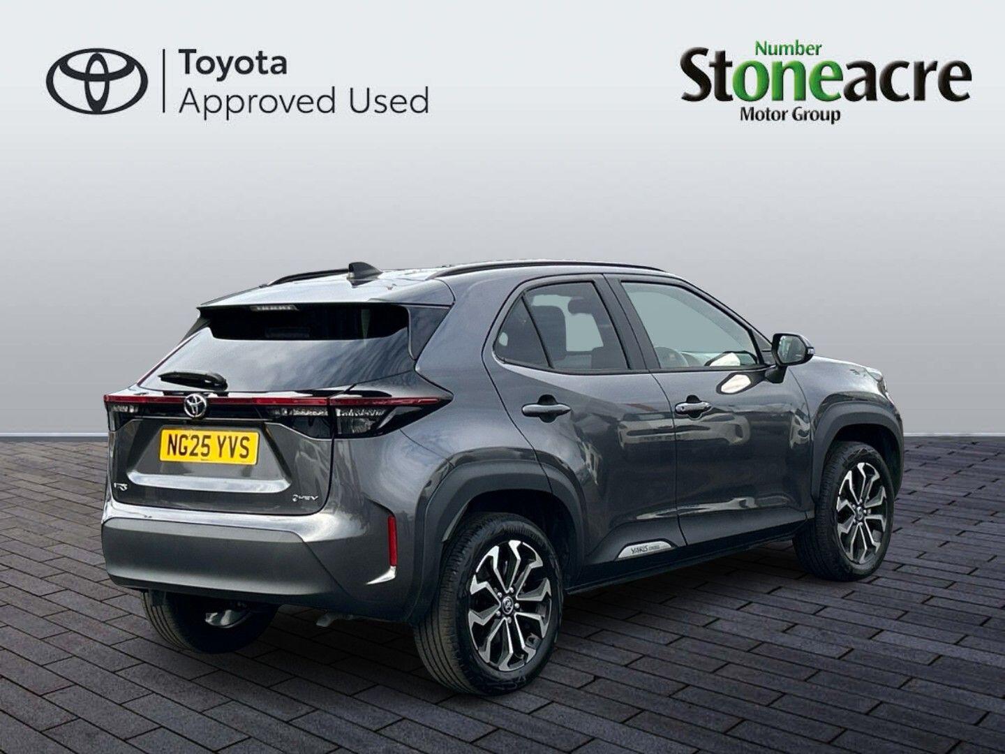 Toyota Yaris Cross 1.5 Hybrid Design 5dr CVT NG25YVS Image 3