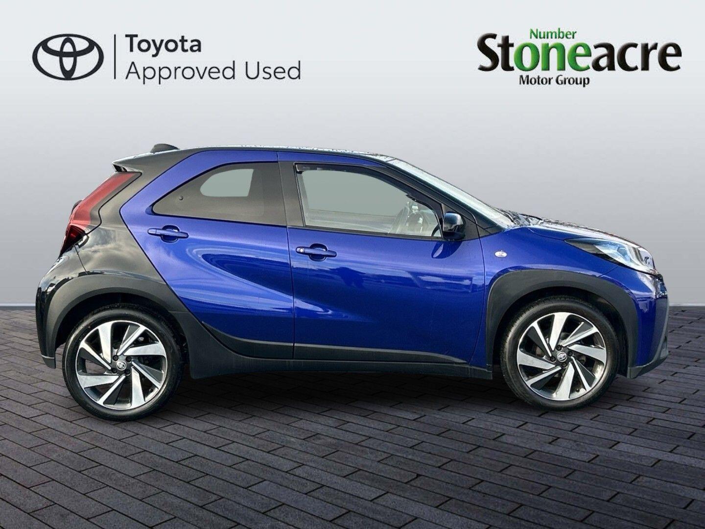 Toyota Aygo X 1.0 VVT-i Edge 5dr YF23FNX Image 2
