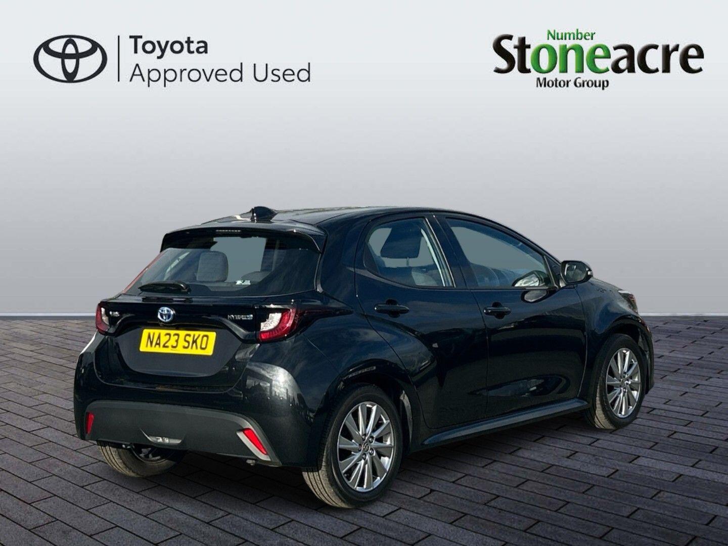 Toyota Yaris 1.5 Hybrid Icon 5dr CVT NA23SKO Image 3