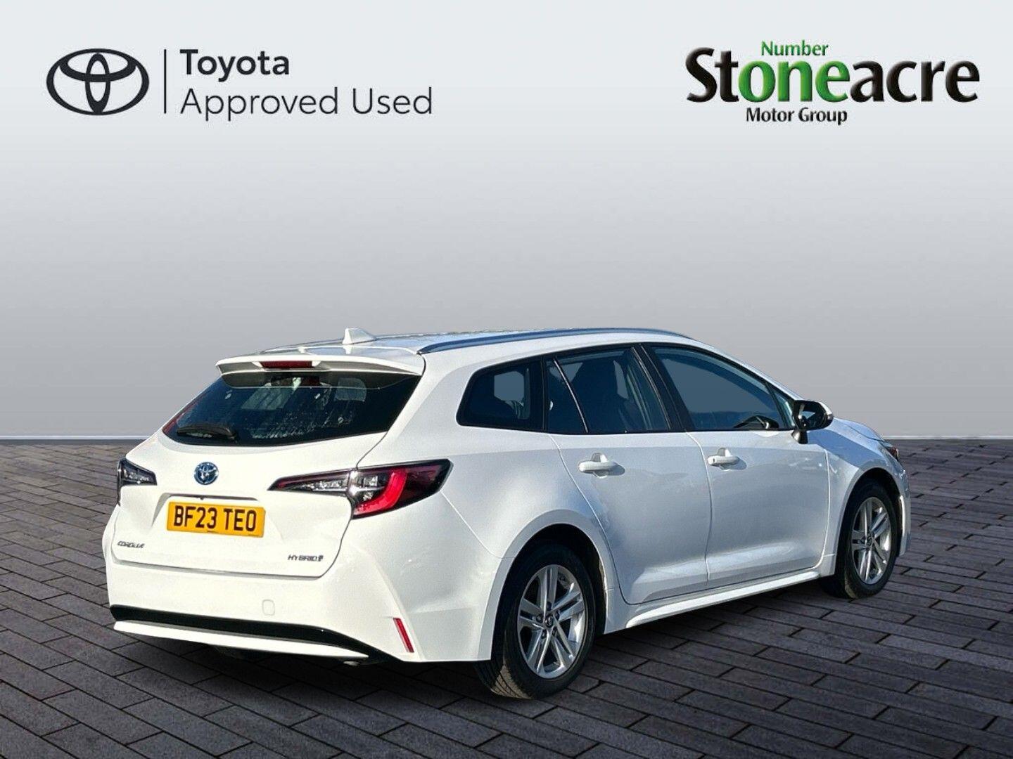 Toyota Corolla Hatchback 1.8 Hybrid Icon 5dr CVT BF23TEO Image 3