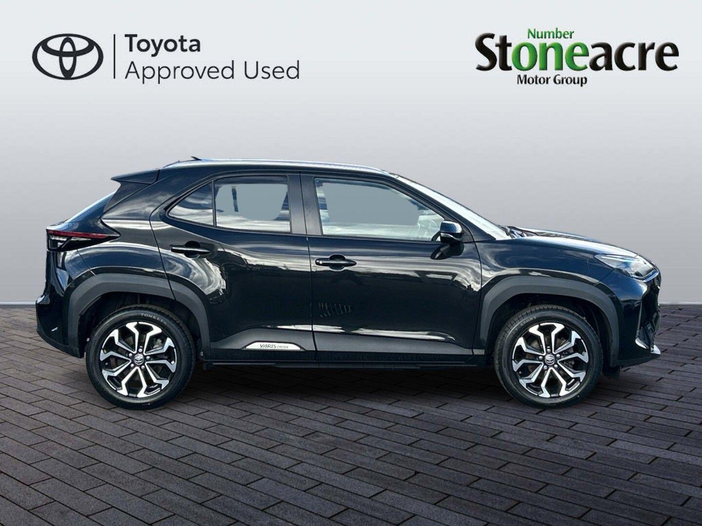 Toyota Yaris Cross 1.5 Hybrid Design 5dr CVT NL22FHZ Image 2