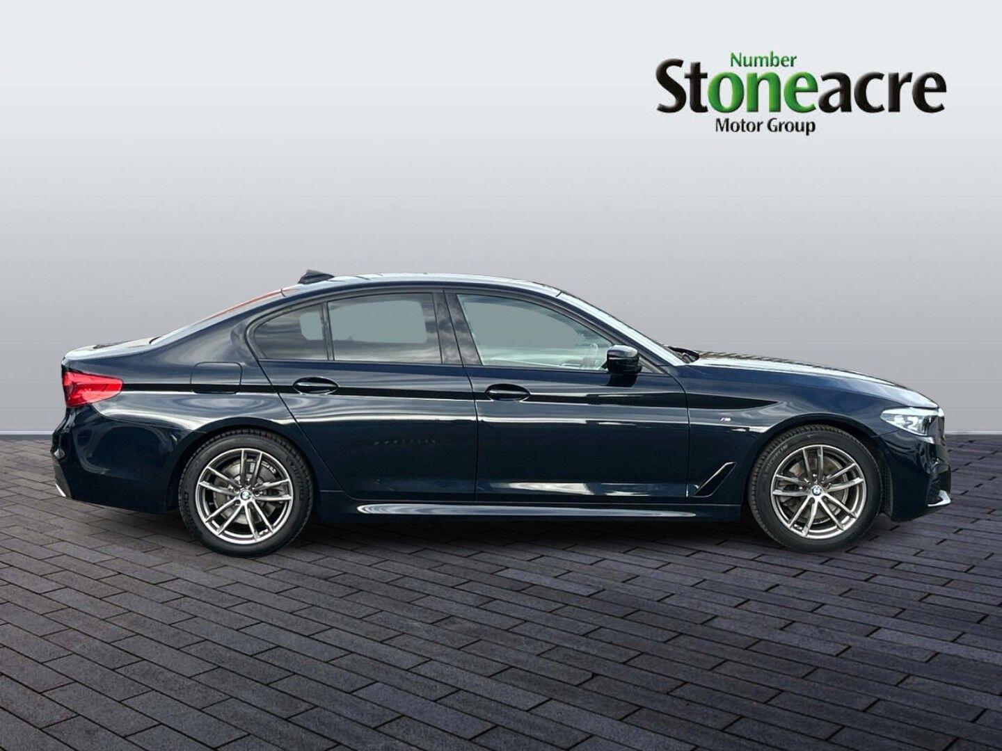 BMW 5 Series 2.0 520d M Sport Auto Euro 6 (s/s) 4dr YD68SVF Image 2