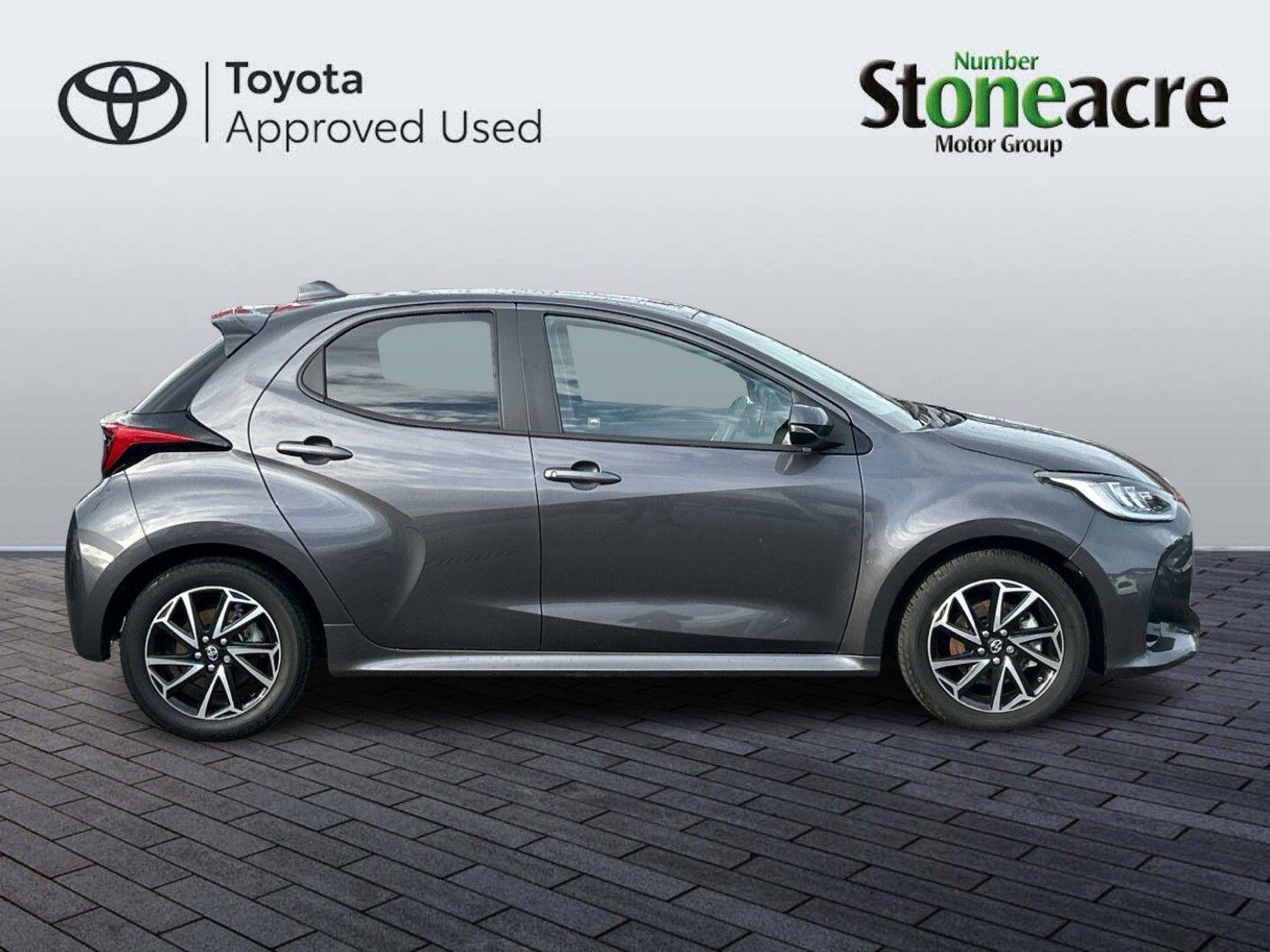 Toyota Yaris 1.5 Hybrid Design 5dr CVT NJ24LFN Image 2