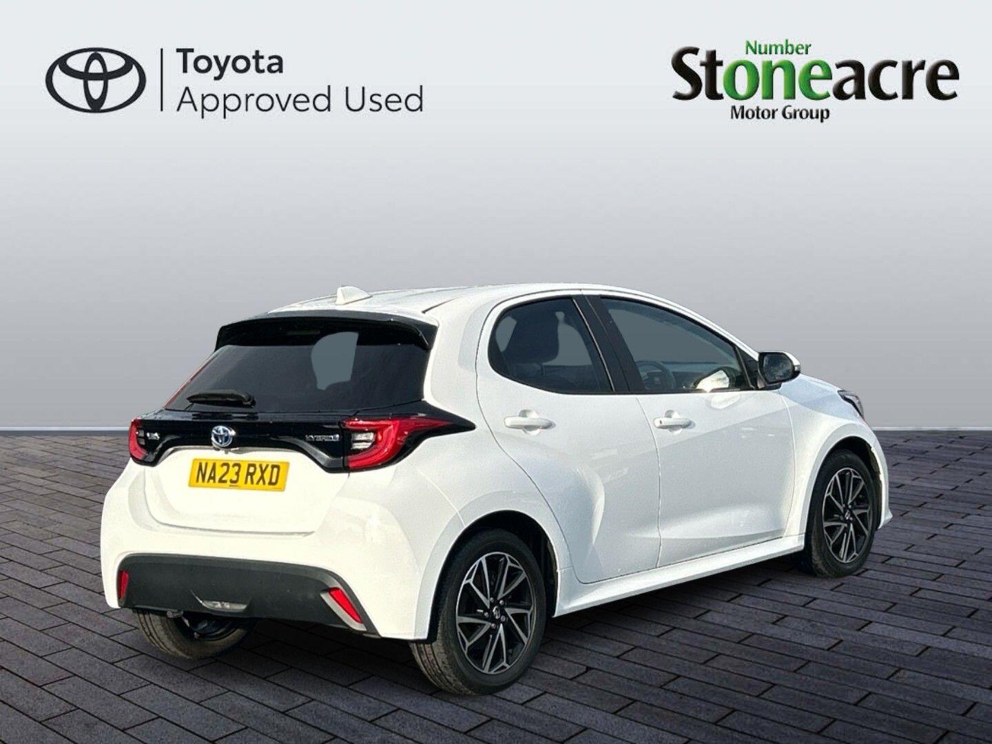 Toyota Yaris 1.5 Hybrid Design 5dr CVT NA23RXD Image 3