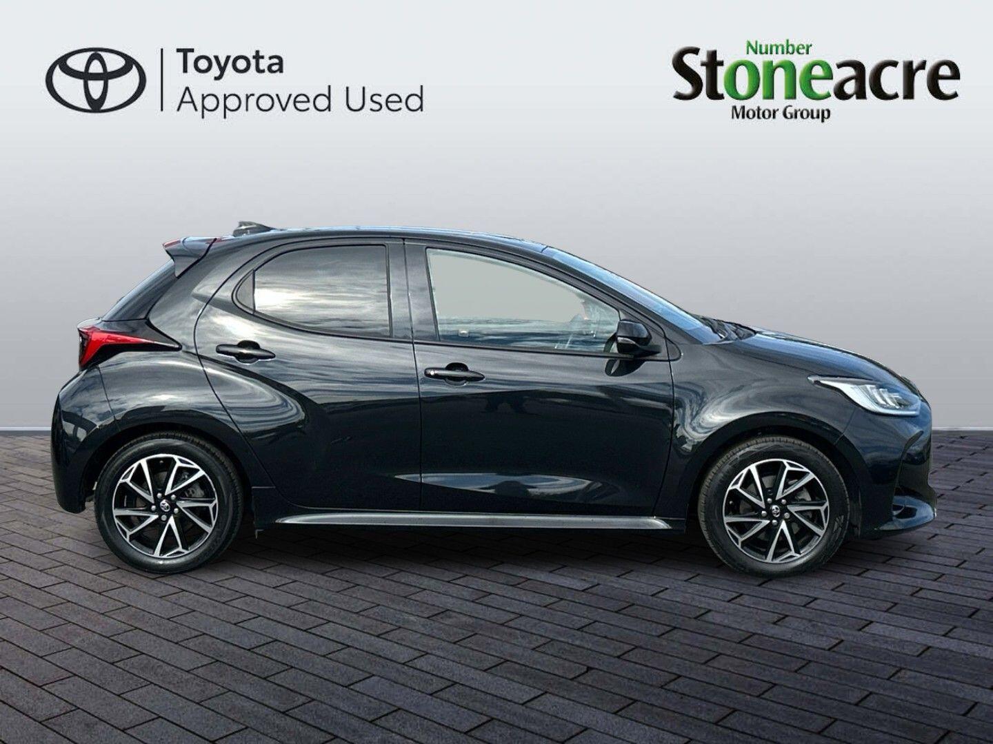 Toyota Yaris 1.5 Hybrid Design 5dr CVT NC73XEM Image 2