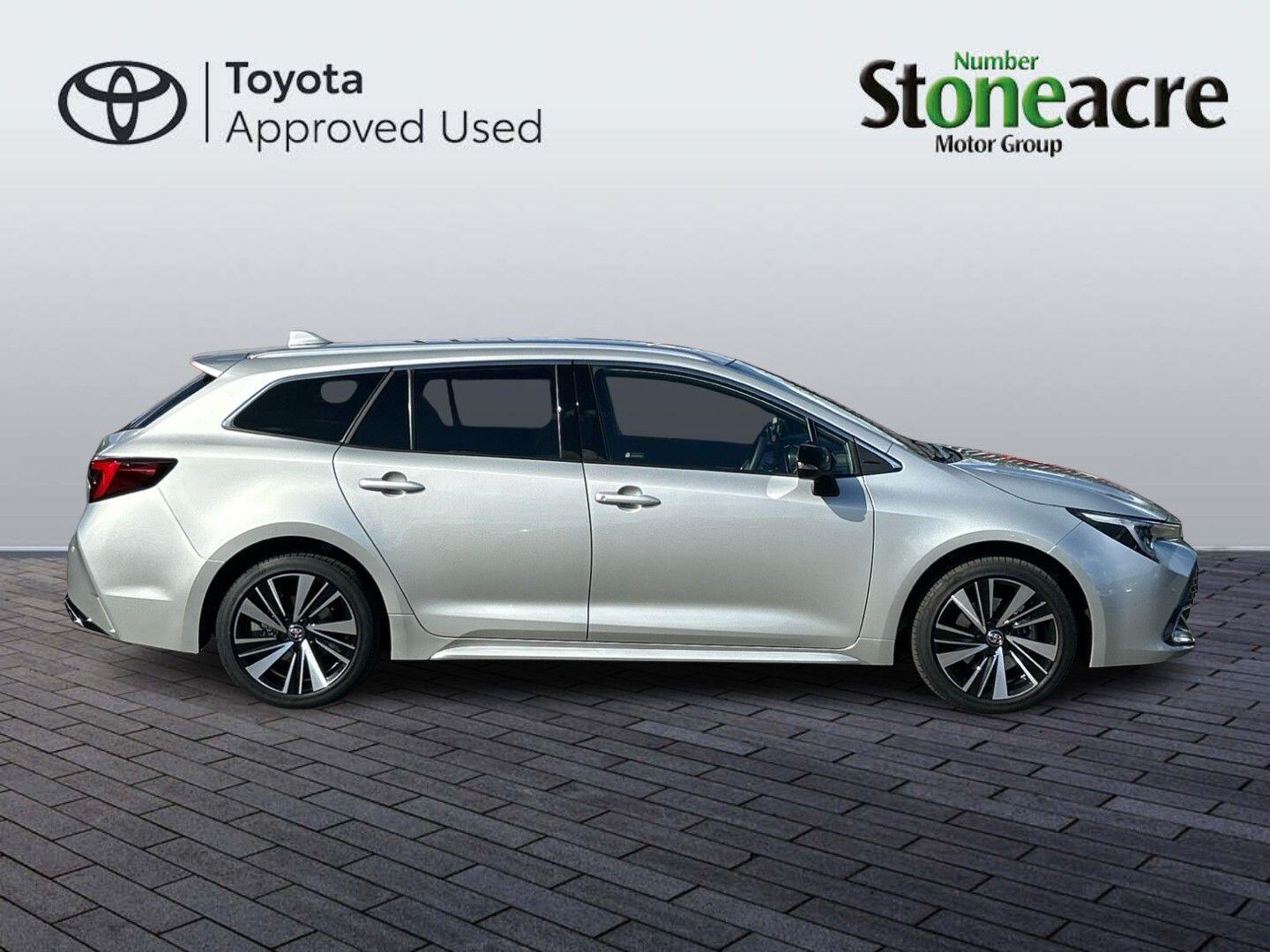 Toyota Corolla Touring Sports 2.0 VVT-h Design Touring Sports CVT Euro 6 (s/s) 5dr NG25RSZ Image 2