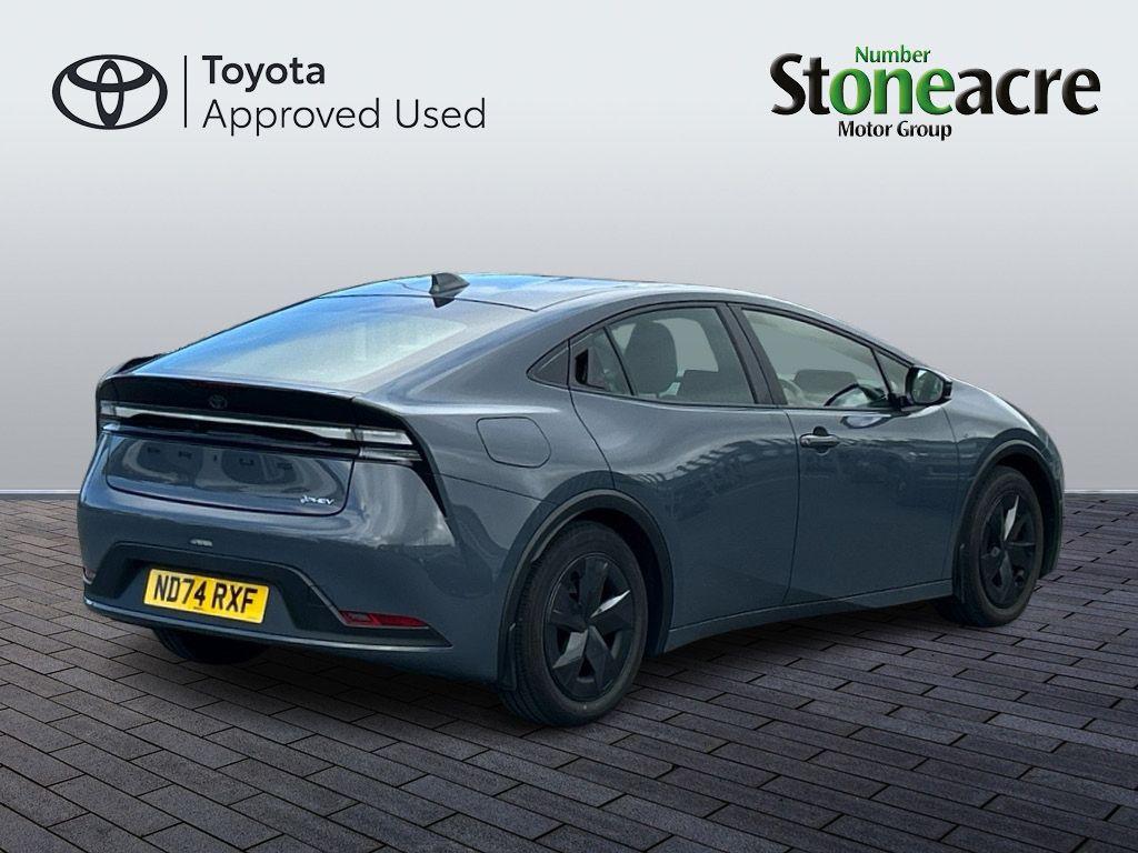 Toyota Prius Plug-in Hybrid 2.0 13.6 kWh Design CVT Euro 6 (s/s) 5dr ND74RXF Image 3