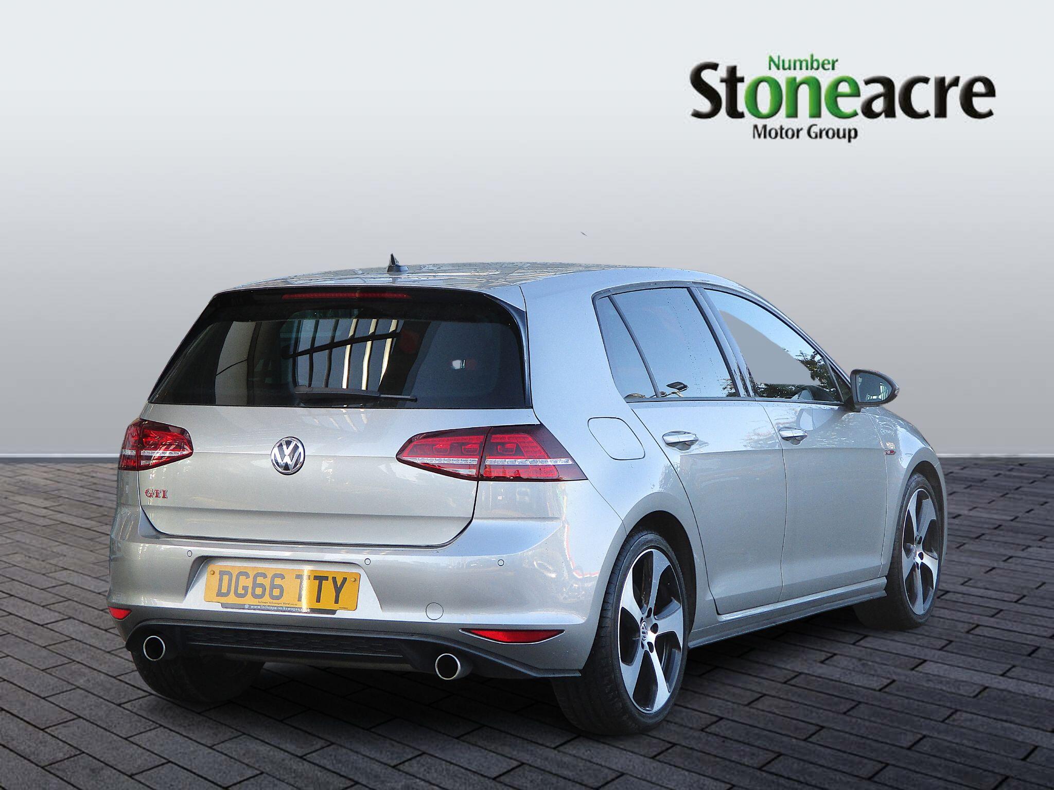 Volkswagen Golf 2.0 TSI BlueMotion Tech GTI Performance Euro 6 (s/s) 5dr DG66TTY Image 3