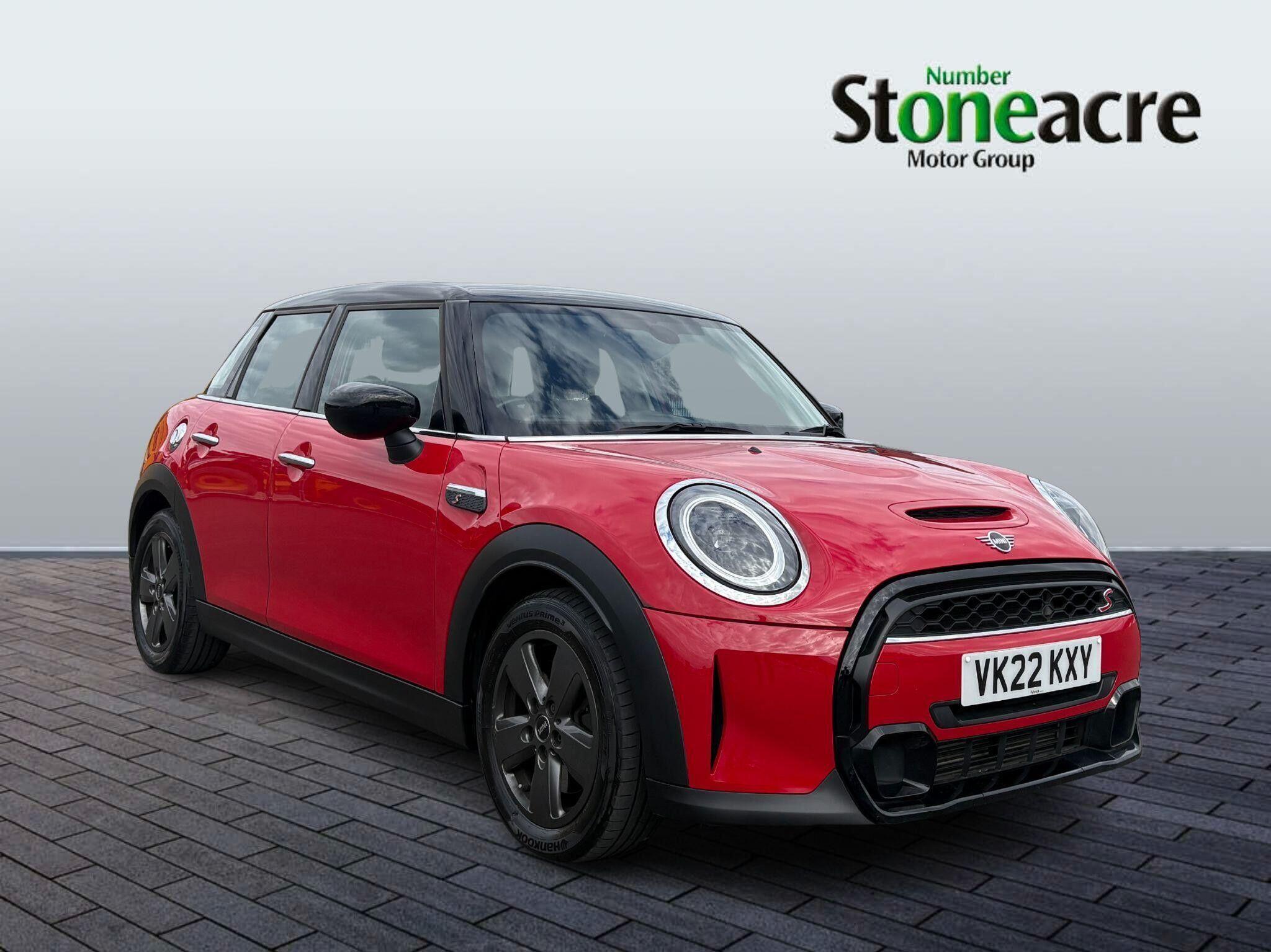 MINI Hatch 2.0 Cooper S Classic Steptronic Euro 6 (s/s) 5dr VK22KXY Image 1