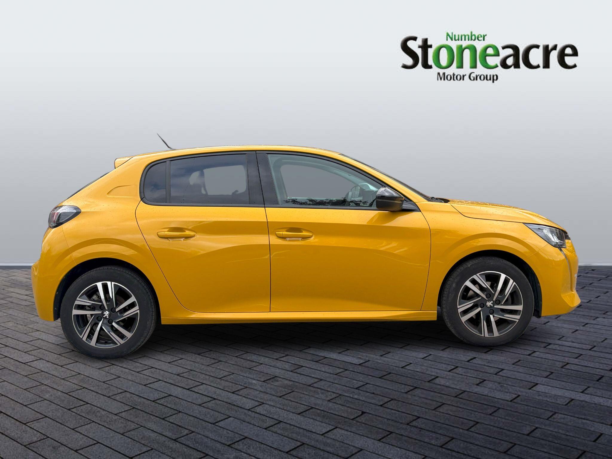 Peugeot 208 1.2 PureTech Allure Premium + EAT Euro 6 (s/s) 5dr DU23VTL Image 2