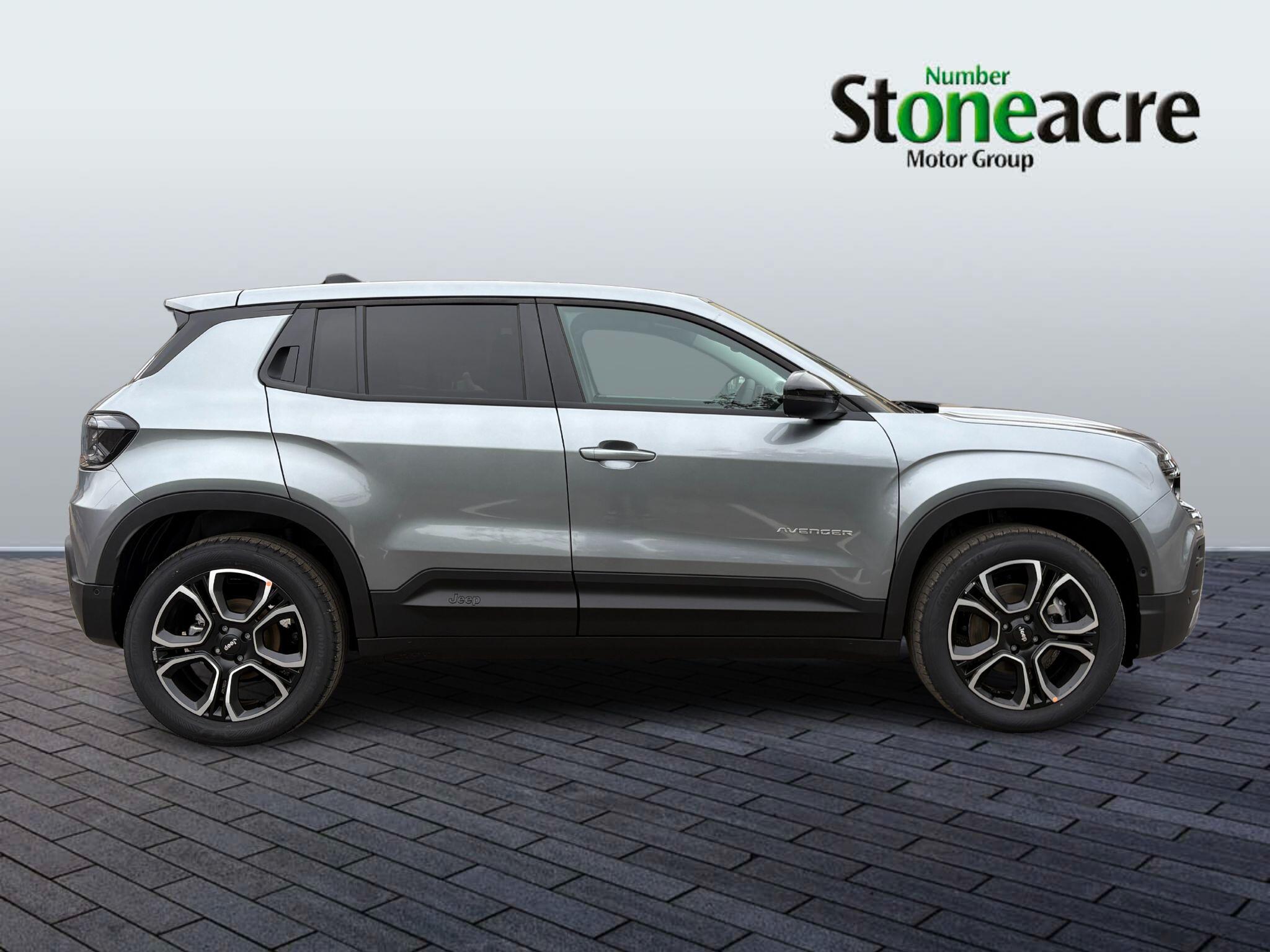 Jeep Avenger Electric 54kWh e-Summit Auto 5dr DU75OBO Image 2