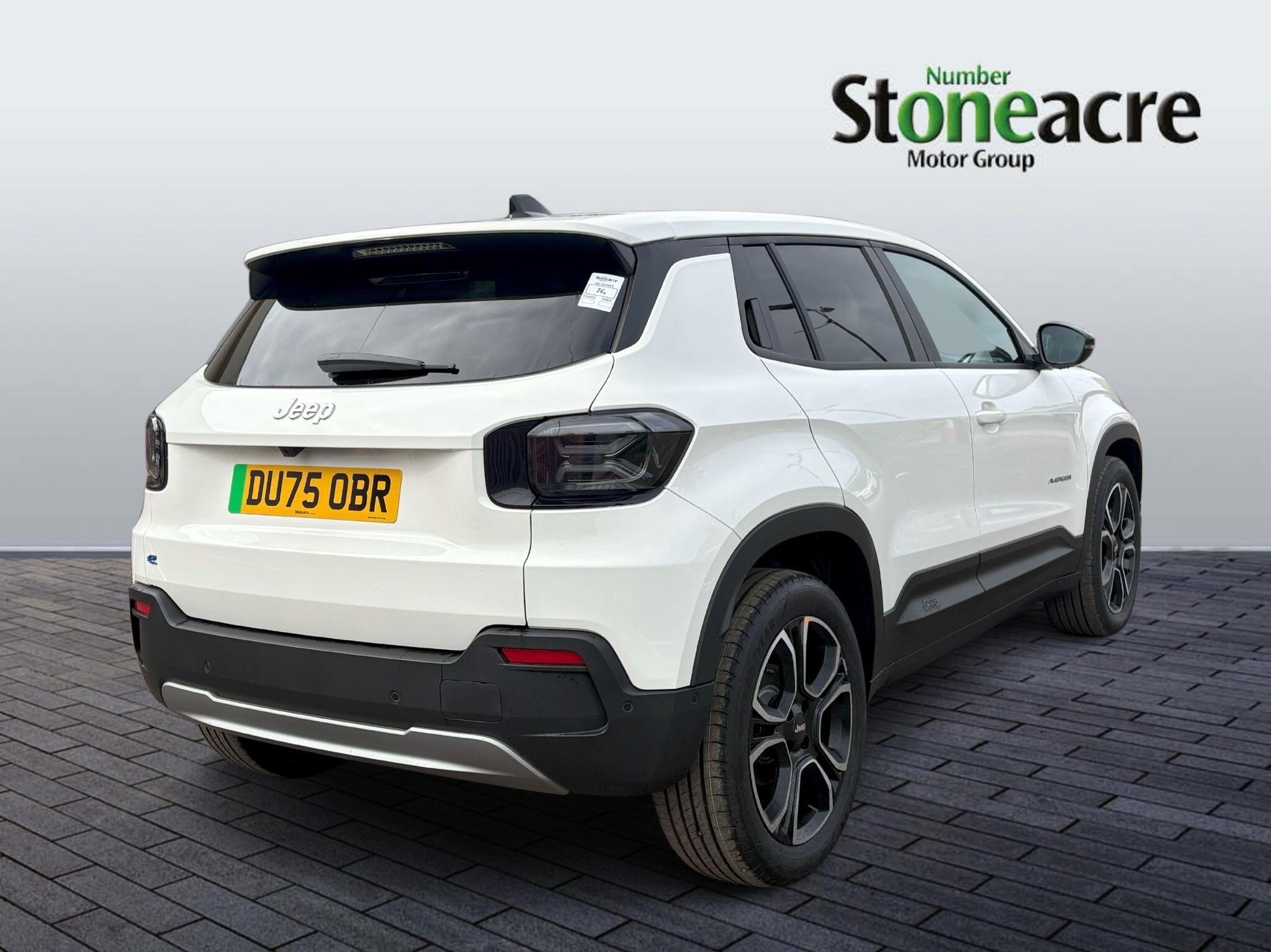 Jeep Avenger Electric 54kWh e-Summit Auto 5dr DU75OBR Image 3