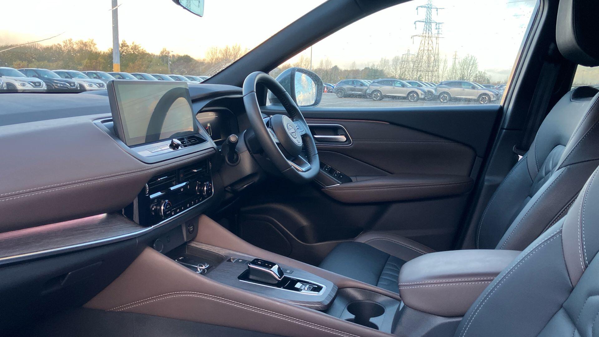 Nissan Qashqai with New e-POWER 1.5 h e-POWER Tekna Auto Euro 6 (s/s) 5dr OE74VJO Image 1