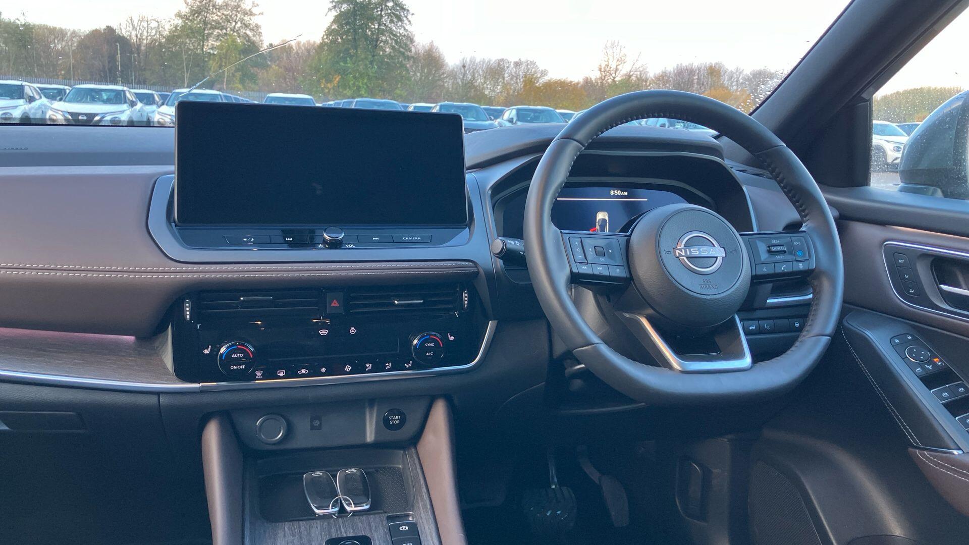 Nissan Qashqai with New e-POWER 1.5 h e-POWER Tekna Auto Euro 6 (s/s) 5dr OE74VJO Image 2