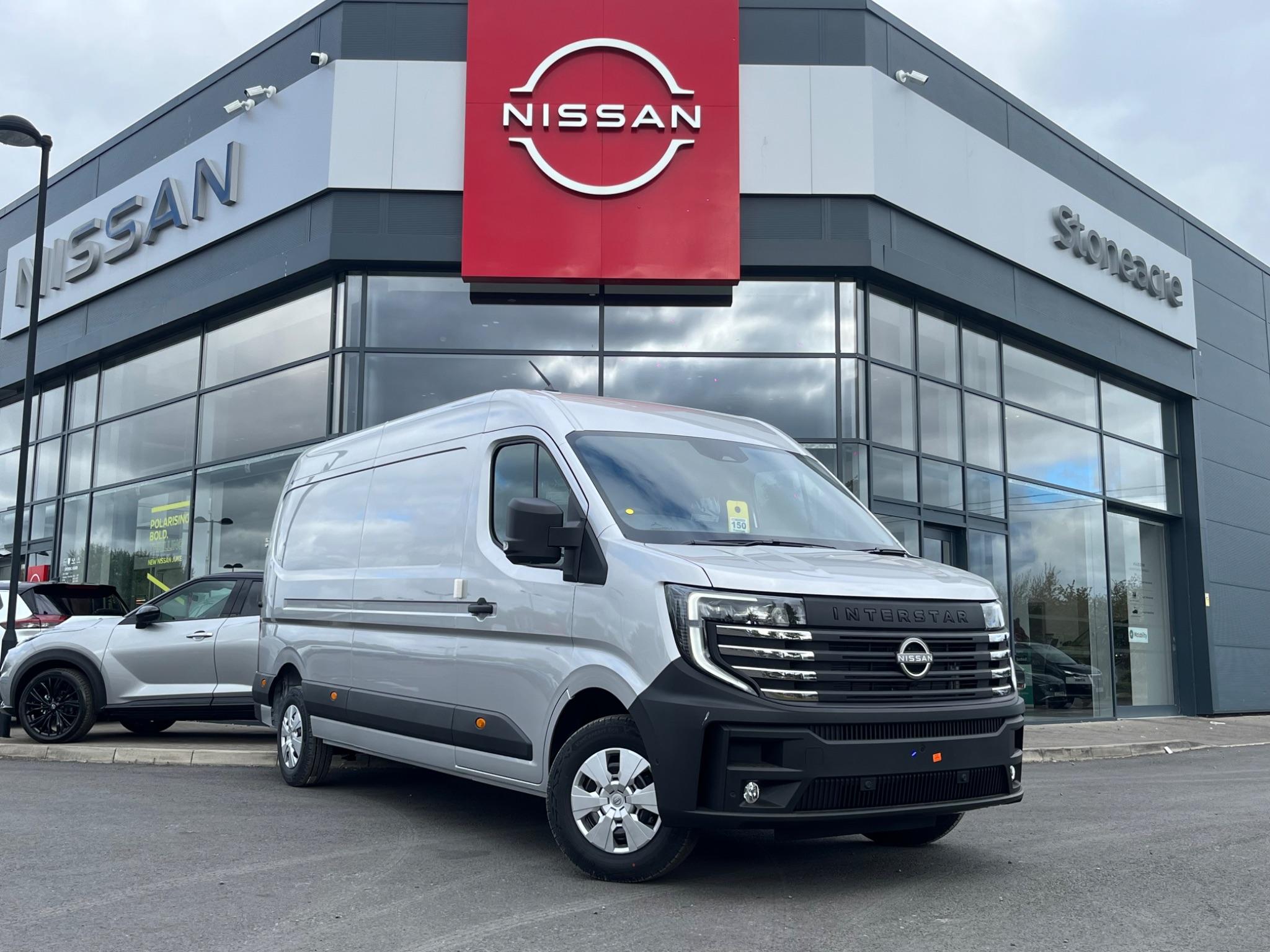 Nissan Interstar 2.0 dCi 35 Tekna Auto L3 H2 Euro 6 (s/s) 4dr null Image 1