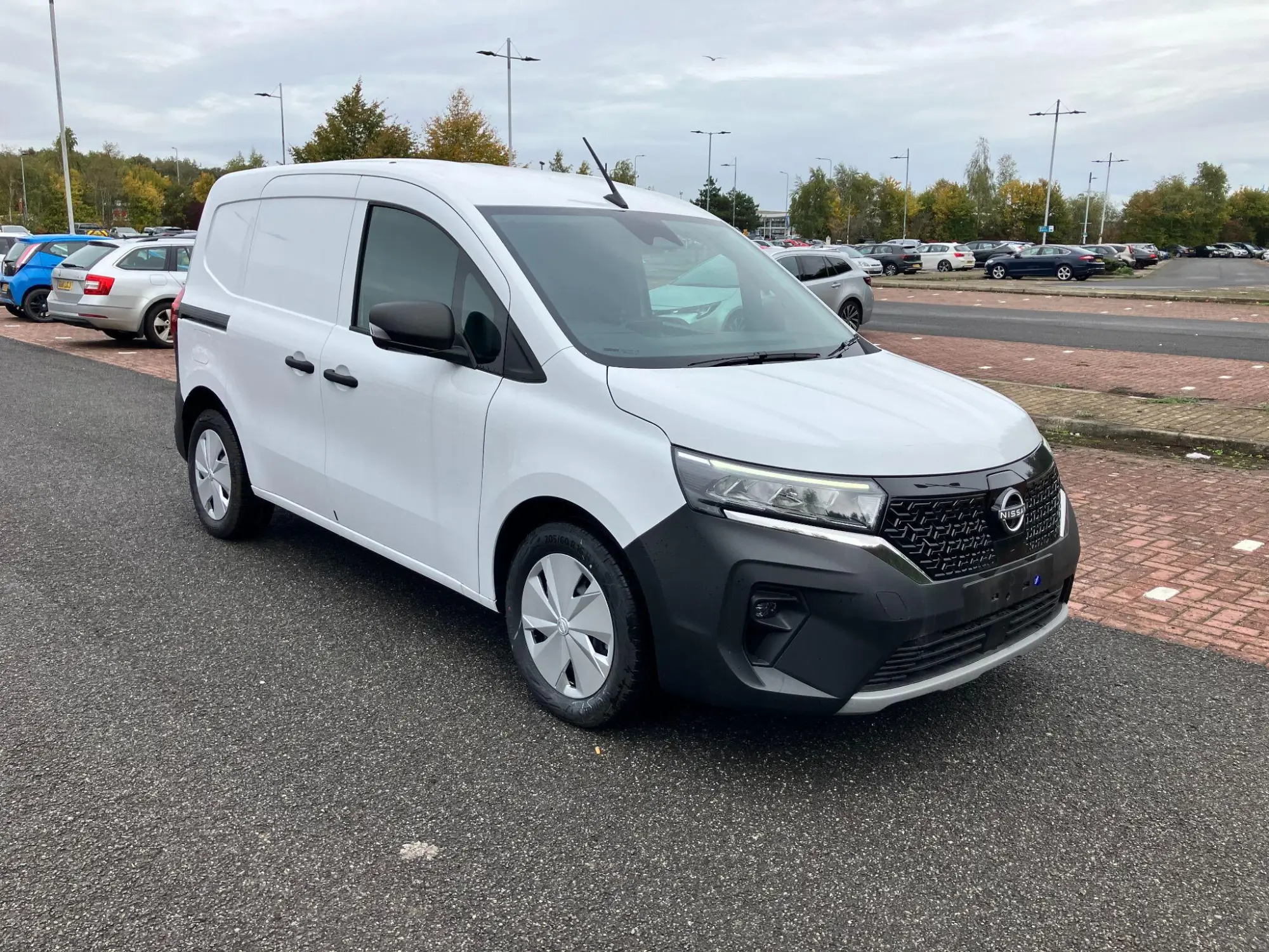 Nissan Townstar 45kWh Acenta Auto L1 6dr (22kW OBC) FY75HVW Image 1