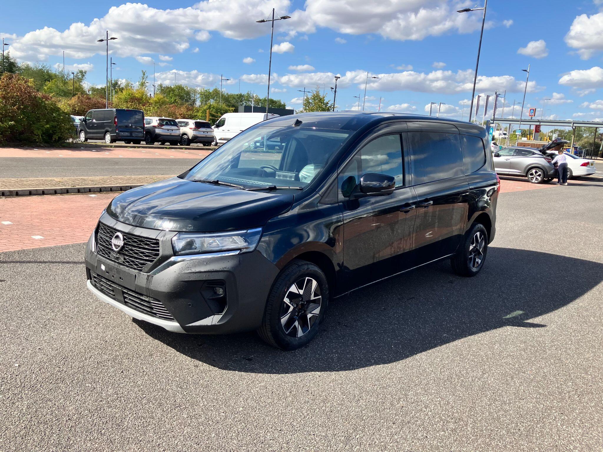 Nissan Townstar 1.3 TCe Tekna L2 H1 Euro 6 (s/s) 6dr null Image 3