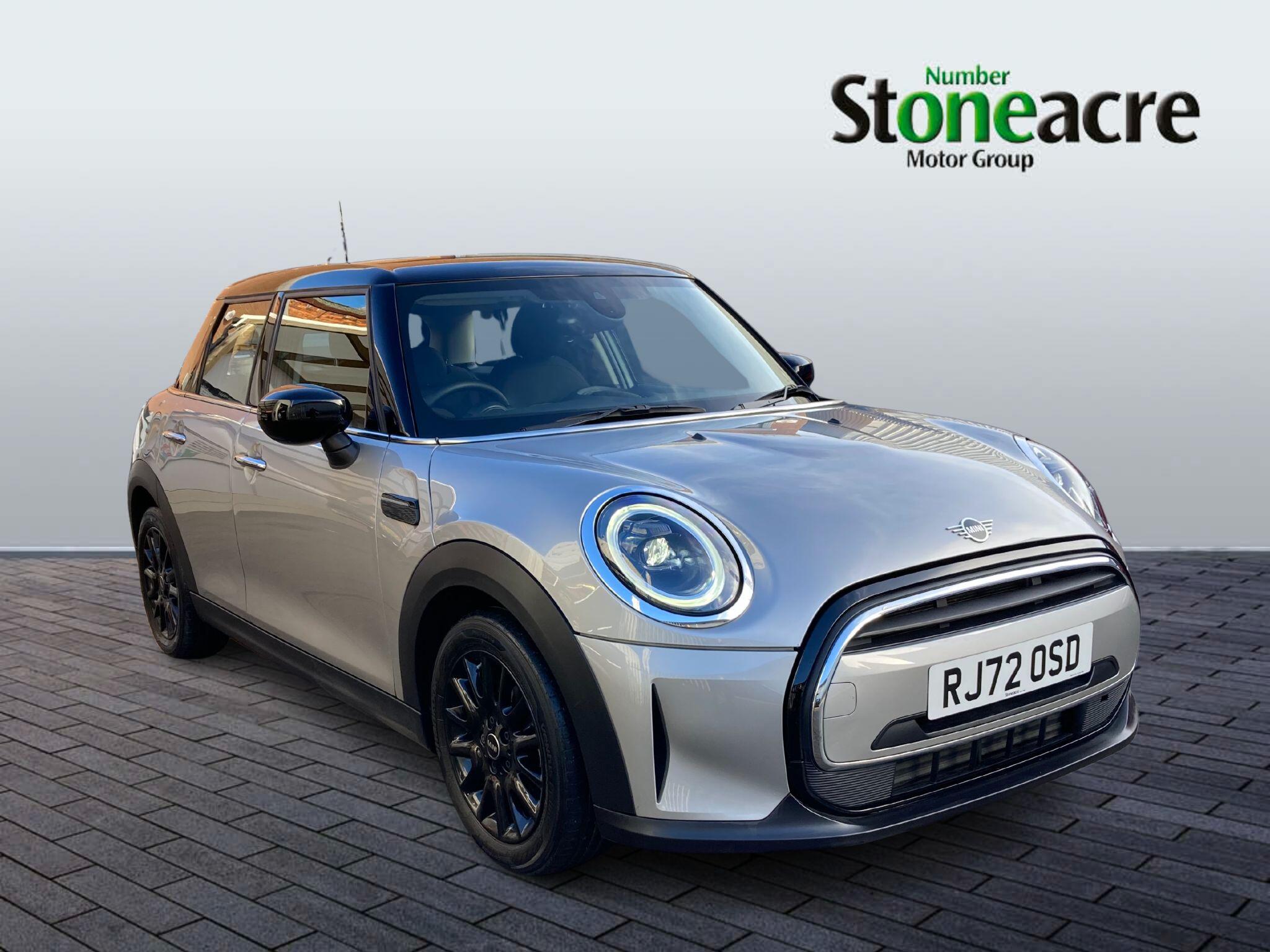 MINI Hatch 1.5 Cooper Classic Steptronic Euro 6 (s/s) 5dr RJ72OSD Image 1