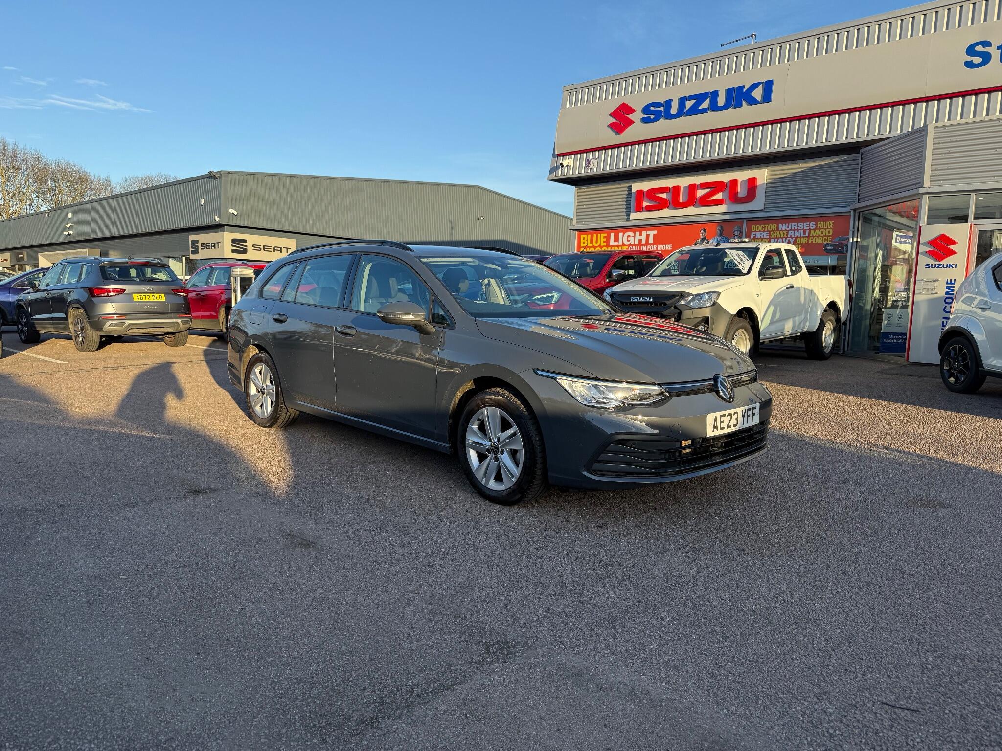 Volkswagen Golf 1.5 eTSI MHEV Life DSG Euro 6 (s/s) 5dr AE23YFF Image 1