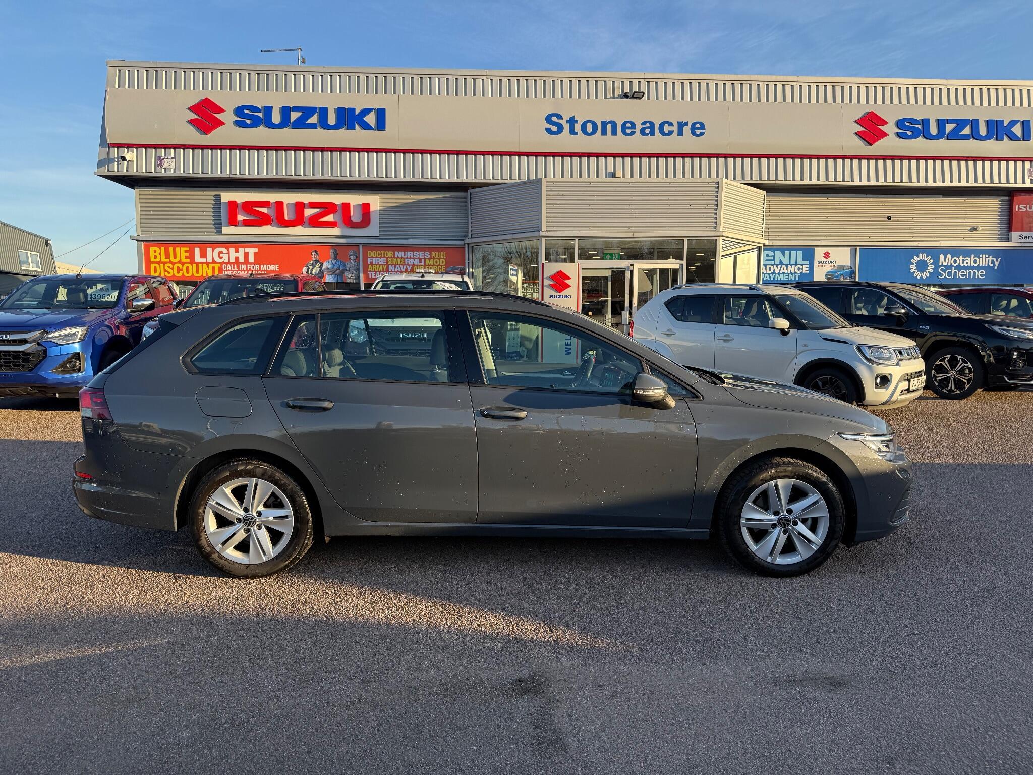 Volkswagen Golf 1.5 eTSI MHEV Life DSG Euro 6 (s/s) 5dr AE23YFF Image 2