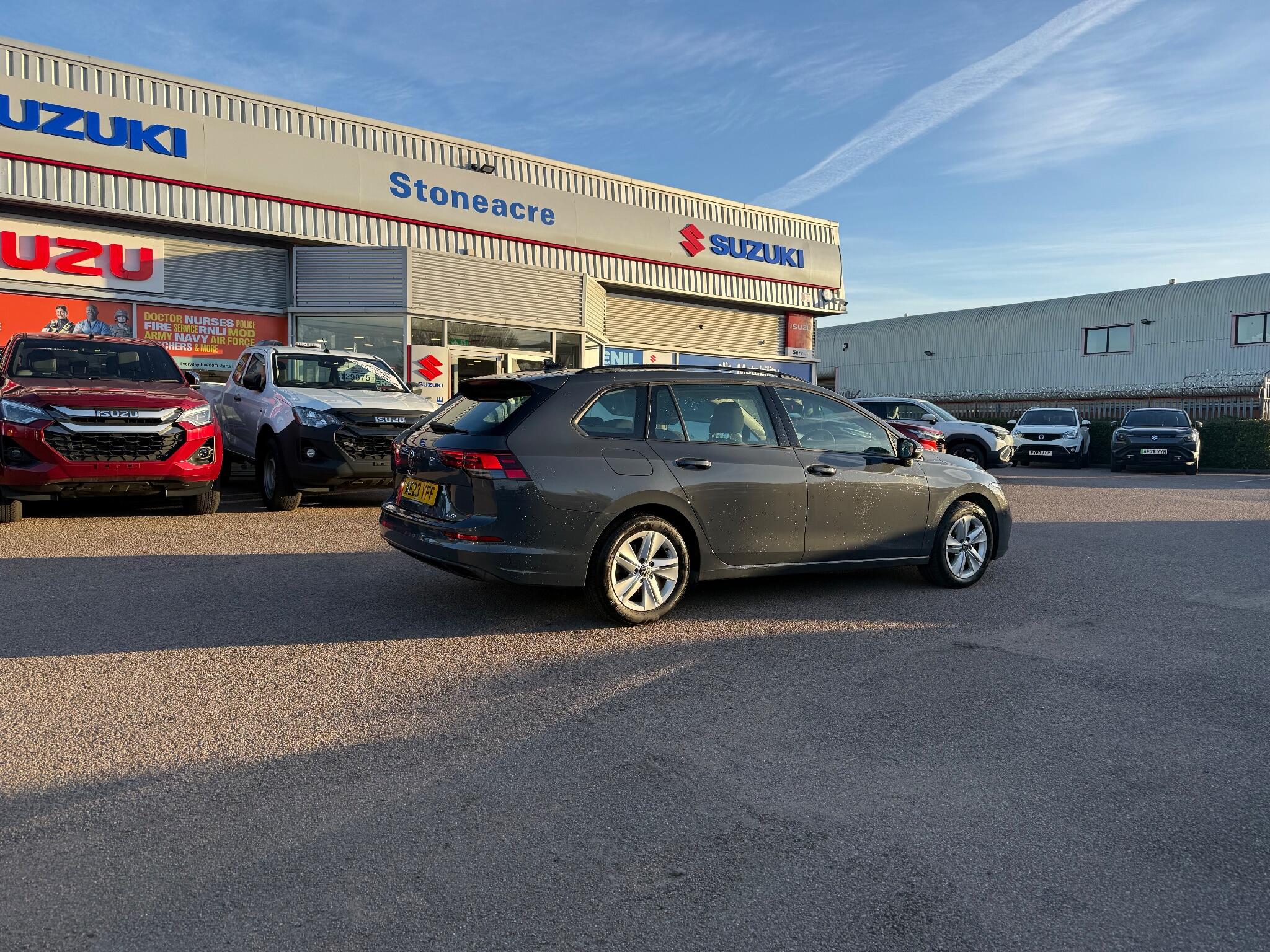 Volkswagen Golf 1.5 eTSI MHEV Life DSG Euro 6 (s/s) 5dr AE23YFF Image 3