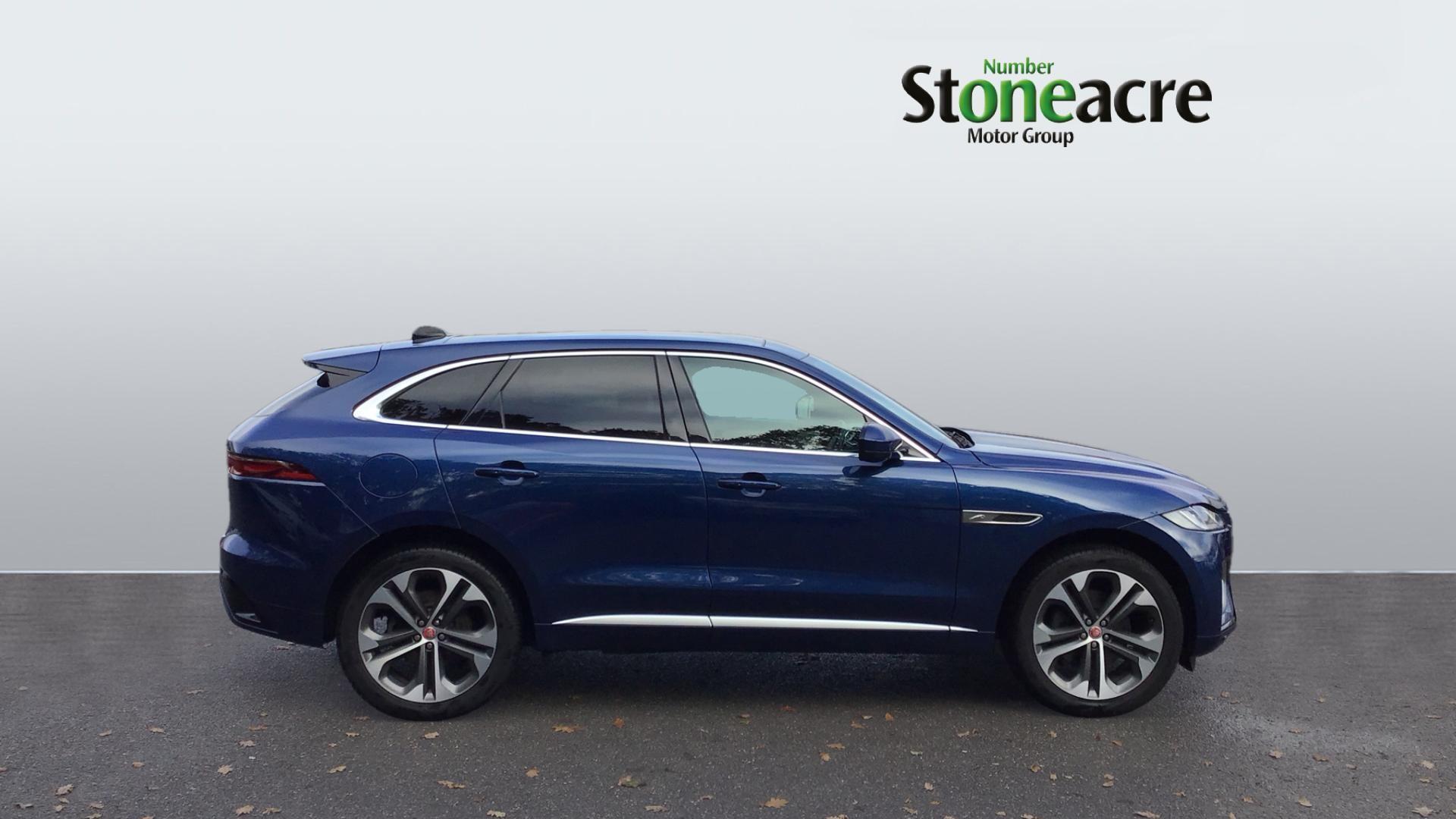 Jaguar F-Pace 2.0 D200 MHEV R-Dynamic HSE Auto AWD Euro 6 (s/s) 5dr KO21UBB Image 3