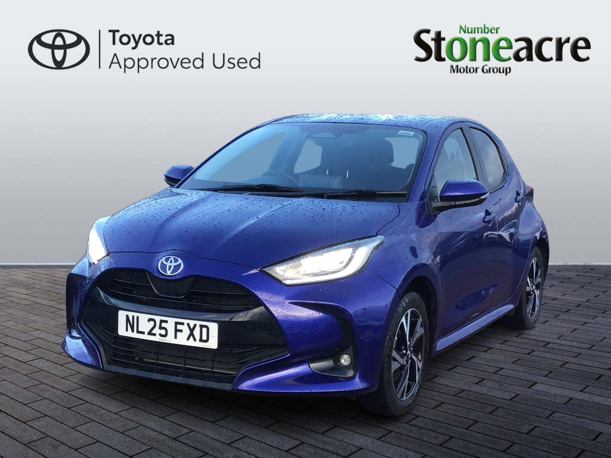 Toyota Yaris 1.5 Hybrid Design 5dr CVT NL25FXD Image 3