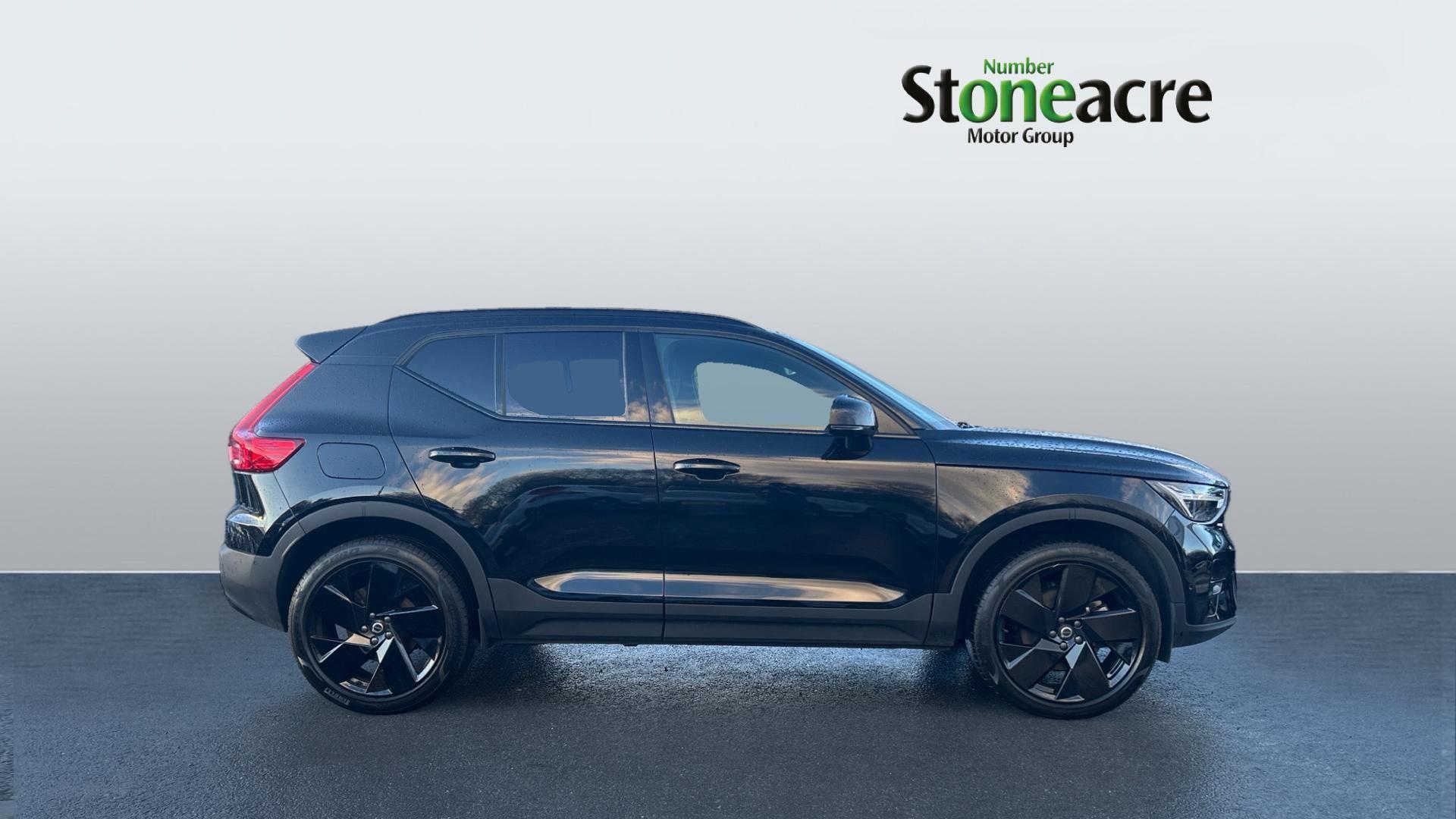 Volvo XC40 2.0 B4 MHEV Ultra Black Edition DCT Auto Euro 6 (s/s) 5dr RJ74SJO Image 3