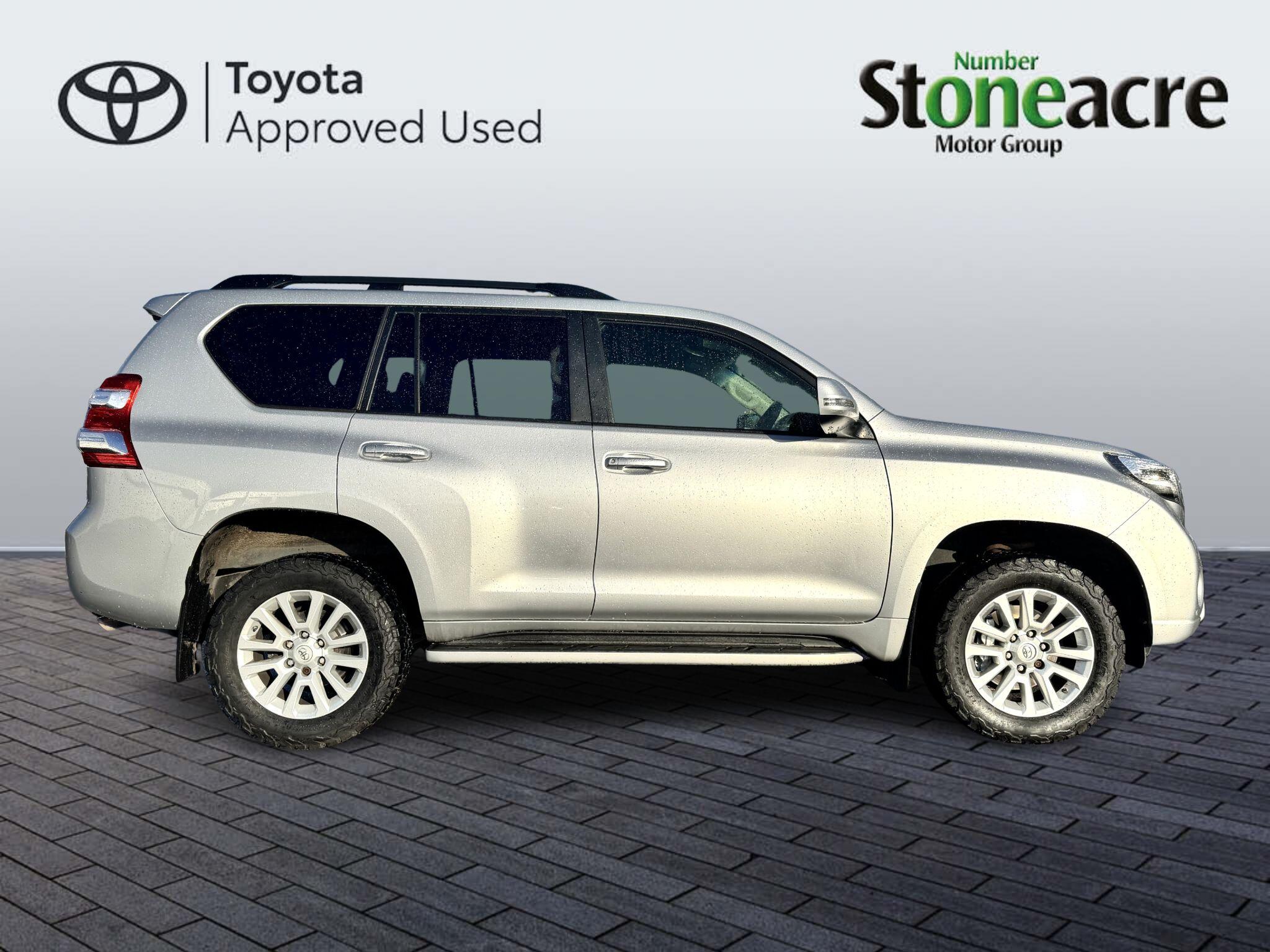 Toyota Land Cruiser 2.8D Icon Auto 4WD Euro 6 5dr (7 Seats) WU66OLJ Image 2