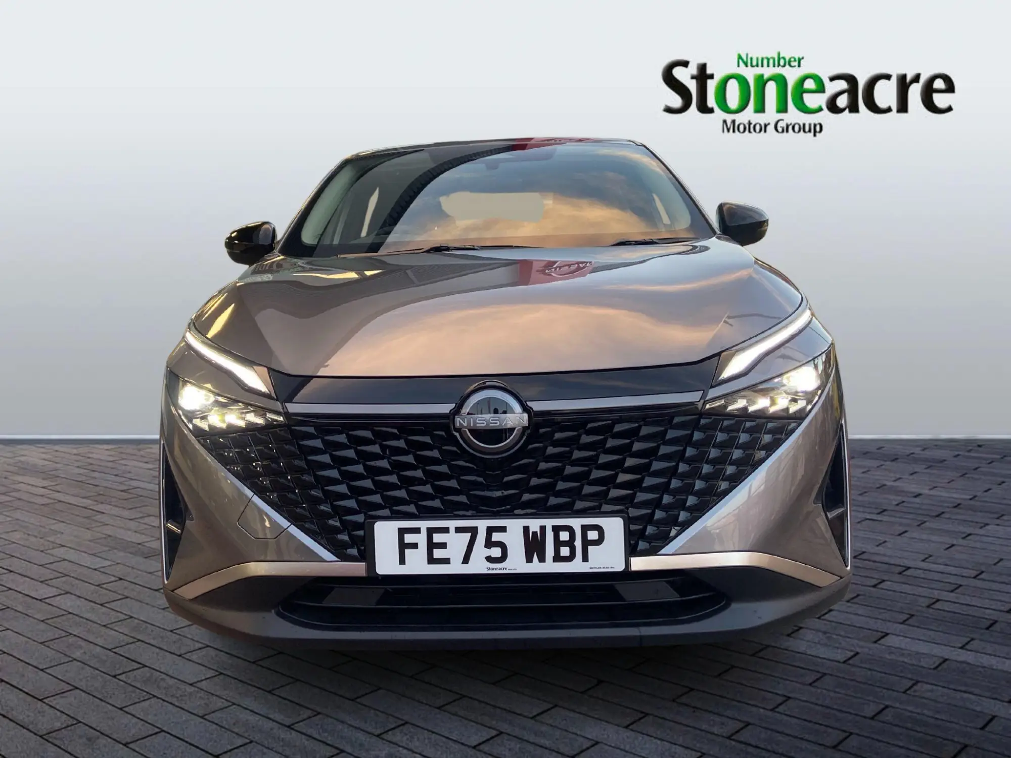 Nissan Qashqai 1.3 DIG-T MHEV Acenta Premium Euro 6 (s/s) 5dr FE75WBP Image 2