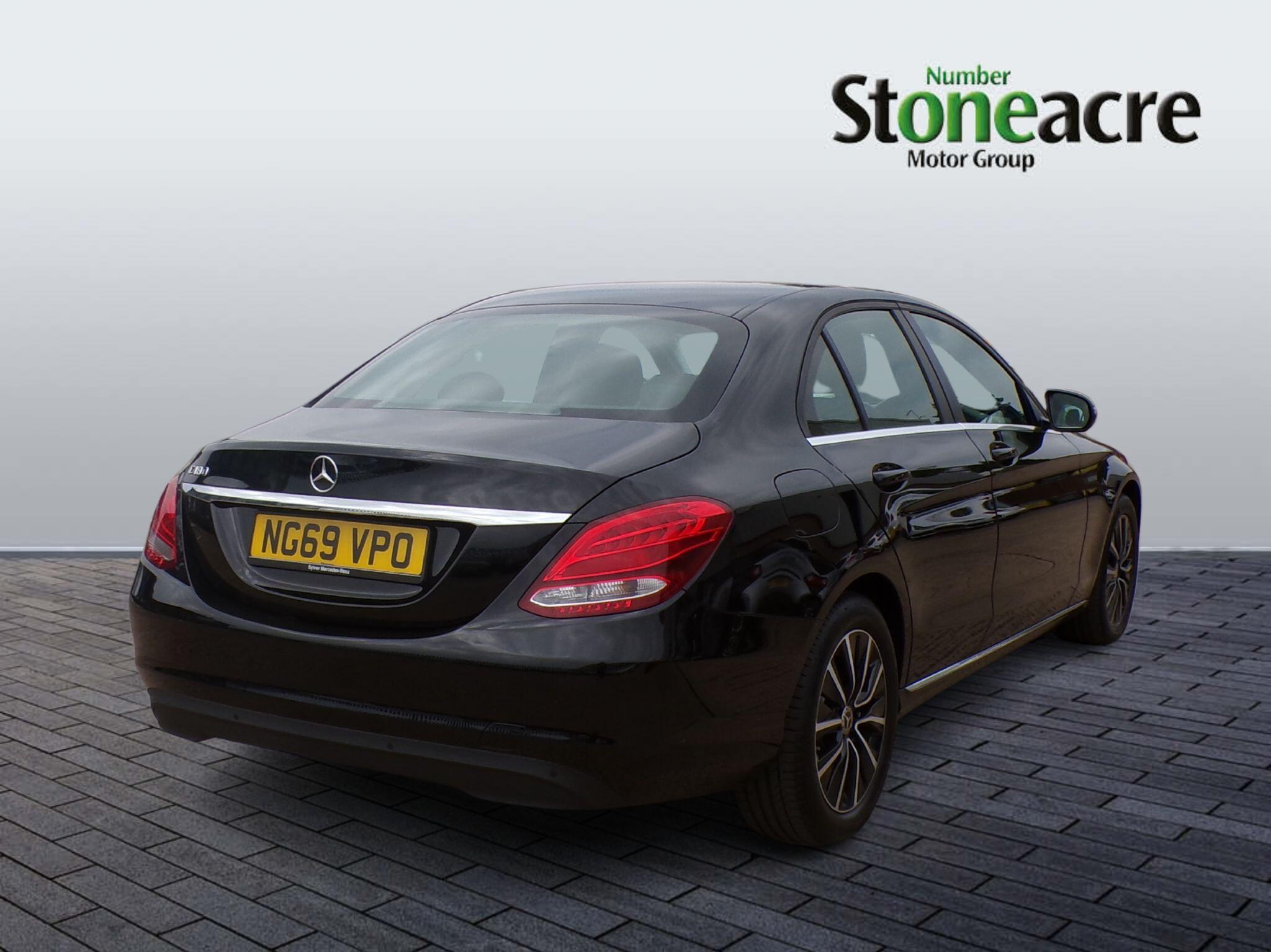 Mercedes-Benz C-Class Image 3