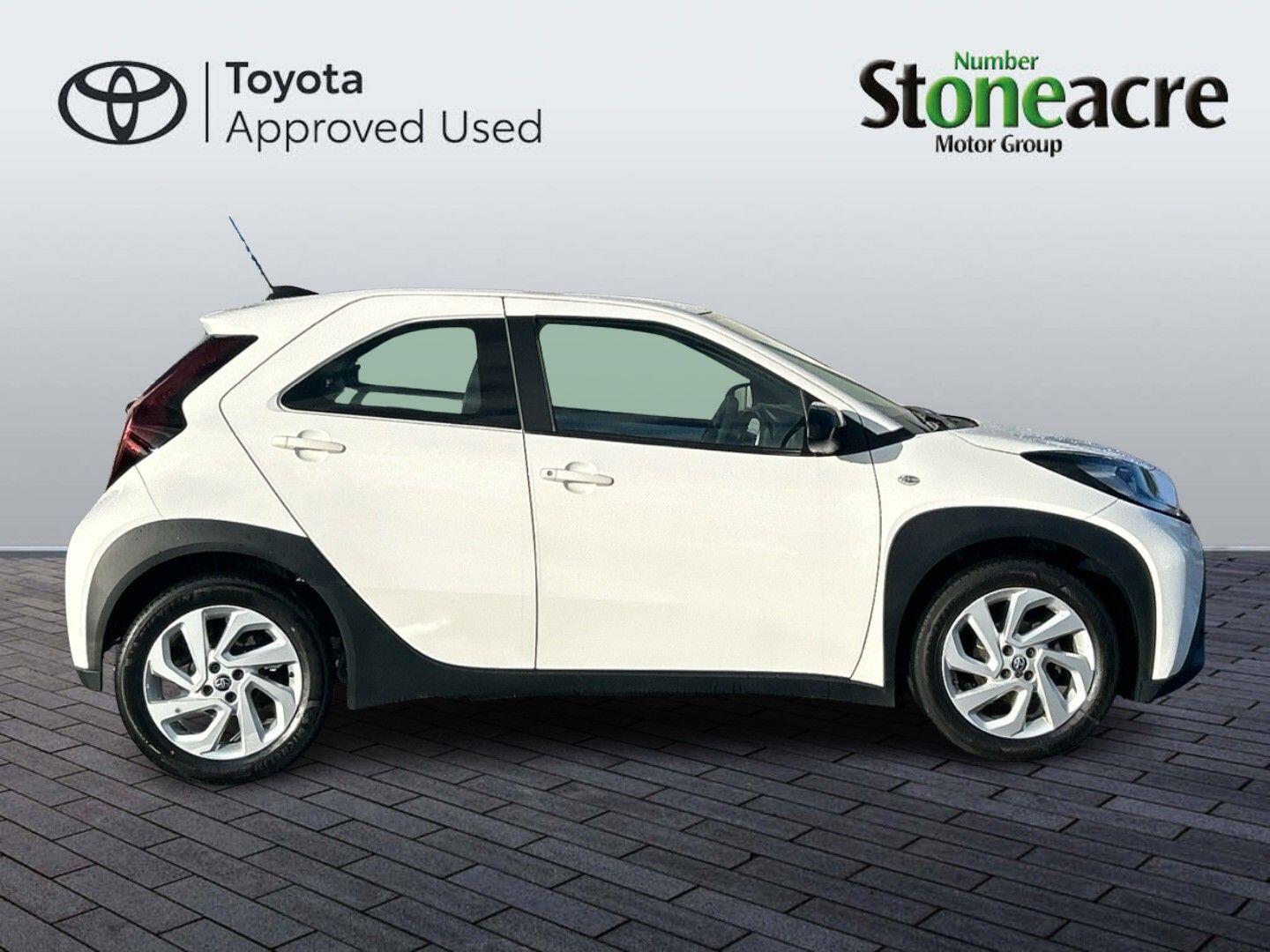 Toyota Aygo X 1.0 VVT-i Pure 5dr NG72SYC Image 2