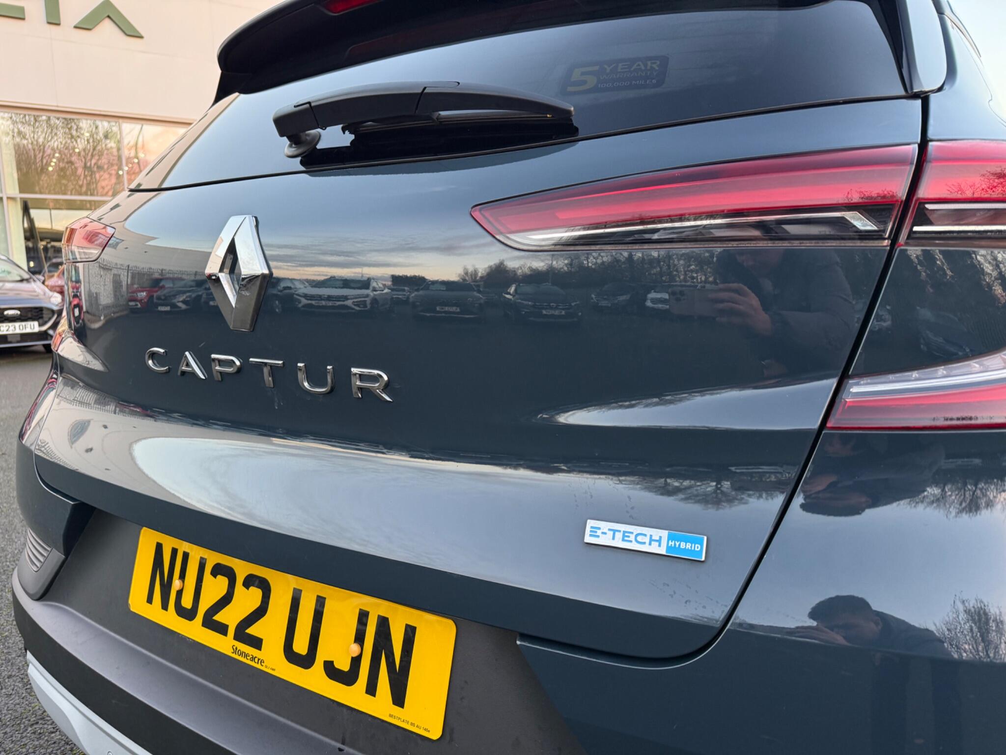 Renault Captur E-Tech 1.6 E-TECH Hybrid 145 Iconic Edition 5dr Auto NU22UJN Image 1