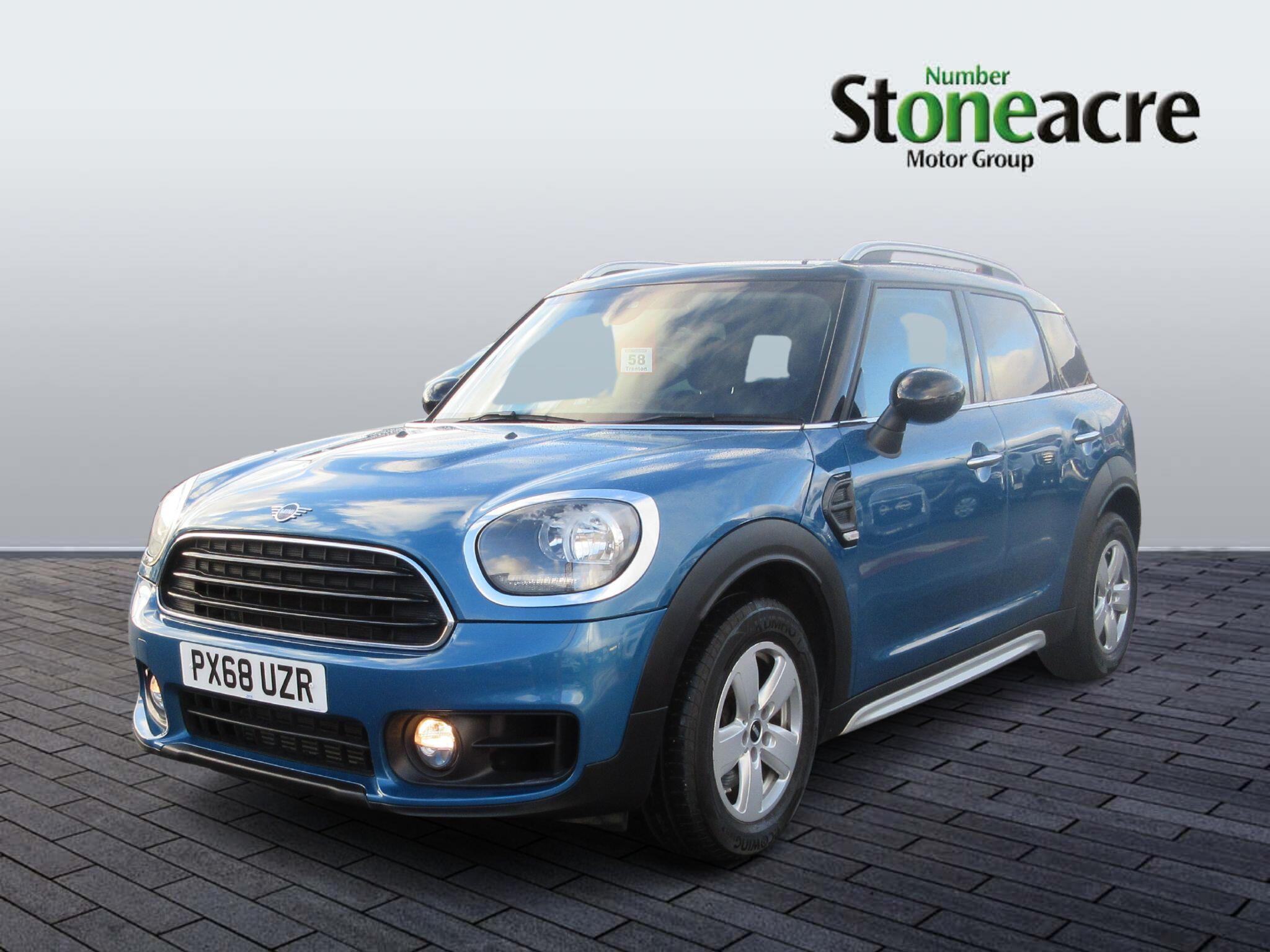 MINI Countryman 1.5 Cooper Steptronic Euro 6 (s/s) 5dr PX68UZR Image 3