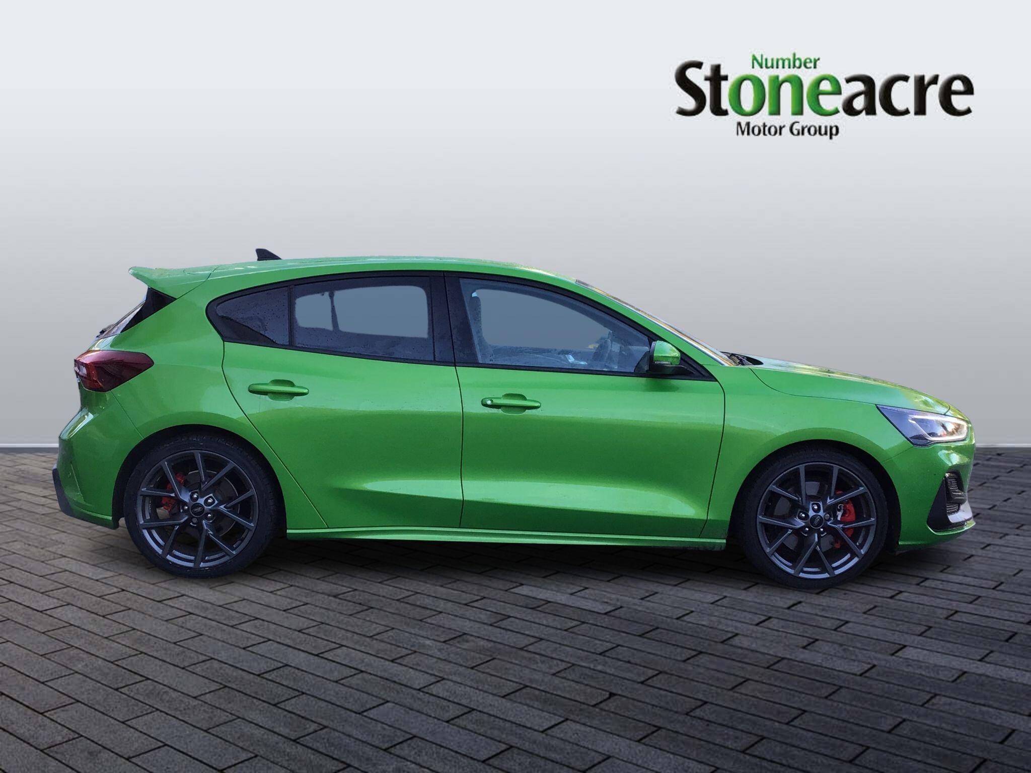 Ford Focus ST 2.3T EcoBoost ST Hatchback 5dr Petrol Manual Euro 6 (s/s) (280 ps) YW72KBV Image 2