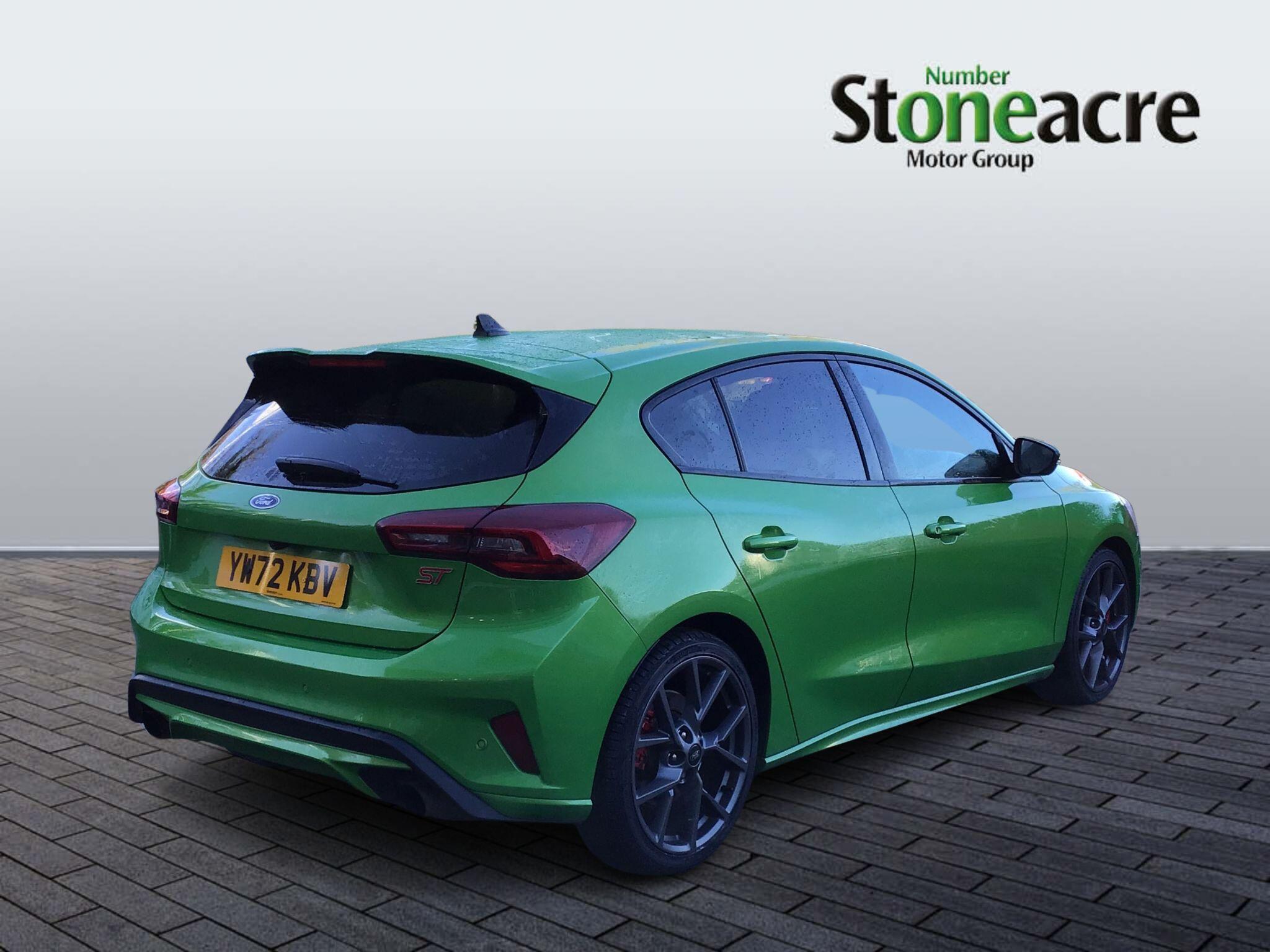 Ford Focus ST 2.3T EcoBoost ST Hatchback 5dr Petrol Manual Euro 6 (s/s) (280 ps) YW72KBV Image 3