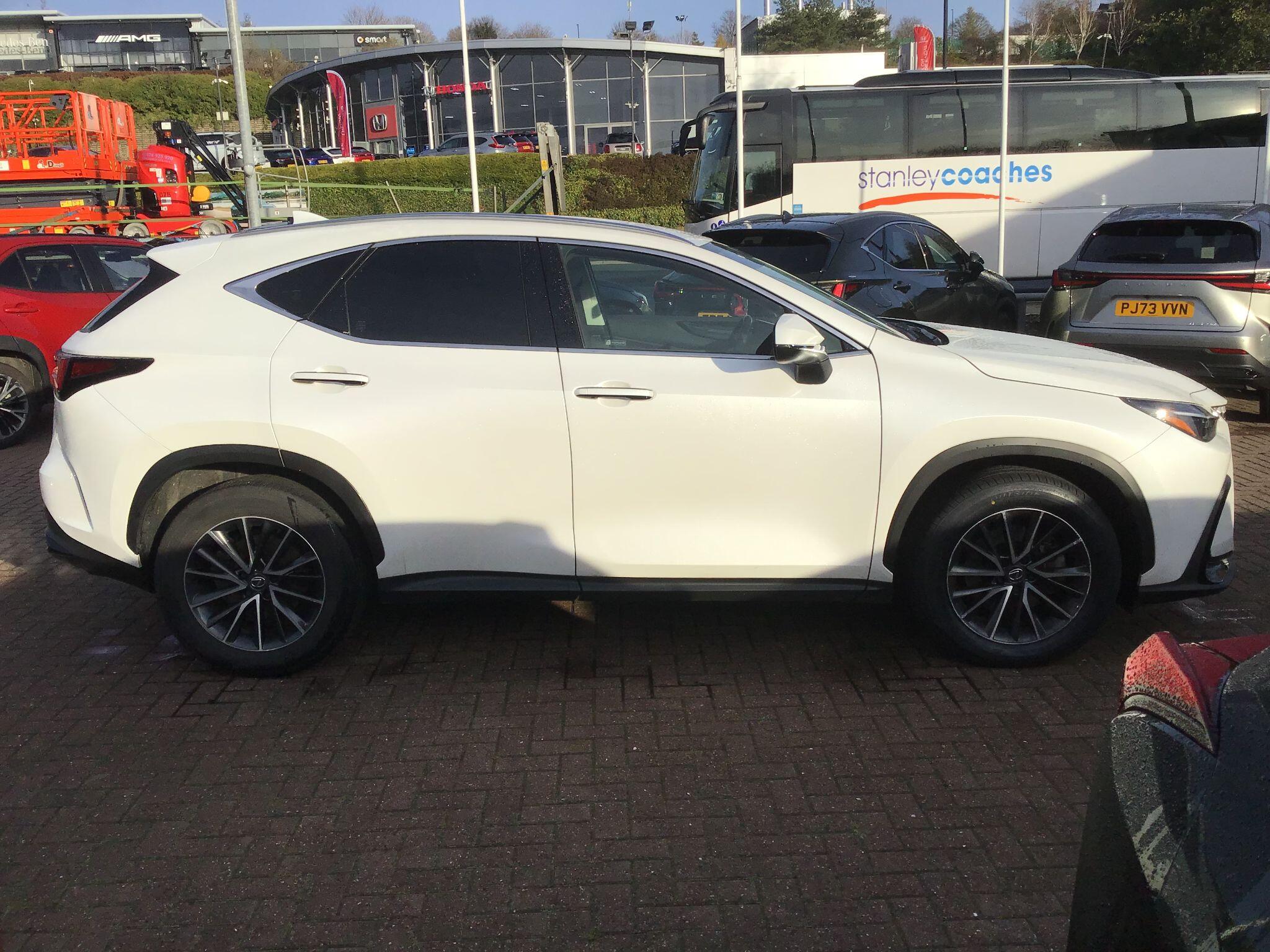 Lexus NX Self-Charging Hybrid 2.5 350h Premium E-CVT FWD Euro 6 (s/s) 5dr ND23WZK Image 2