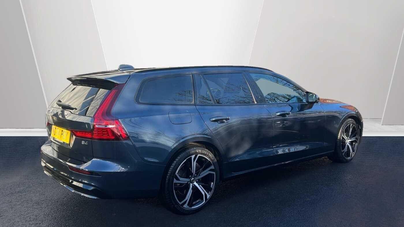 Volvo V60 2.0 B4 MHEV Plus DCT Auto Euro 6 (s/s) 5dr NG74PGY Image 2