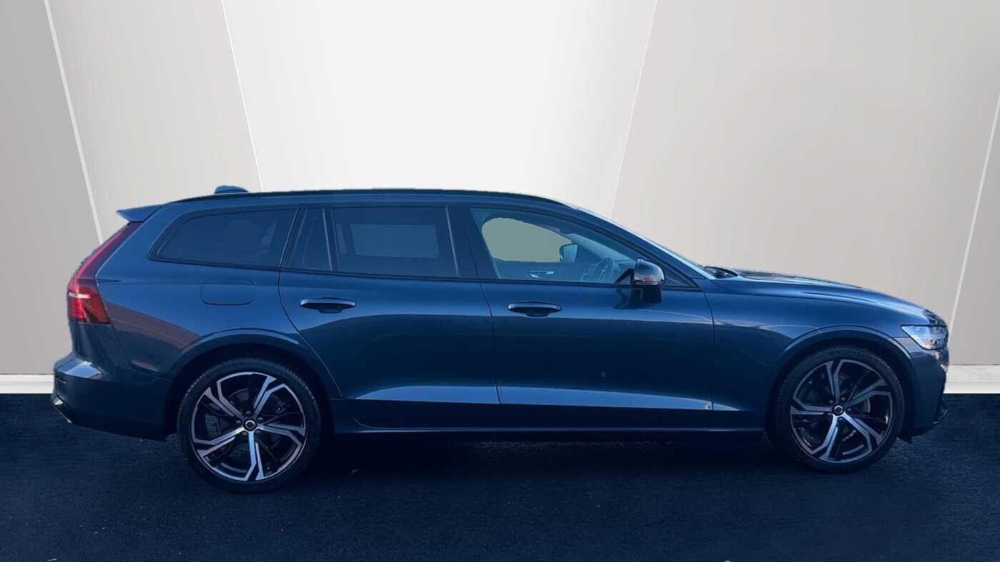 Volvo V60 2.0 B4 MHEV Plus DCT Auto Euro 6 (s/s) 5dr NG74PGY Image 3
