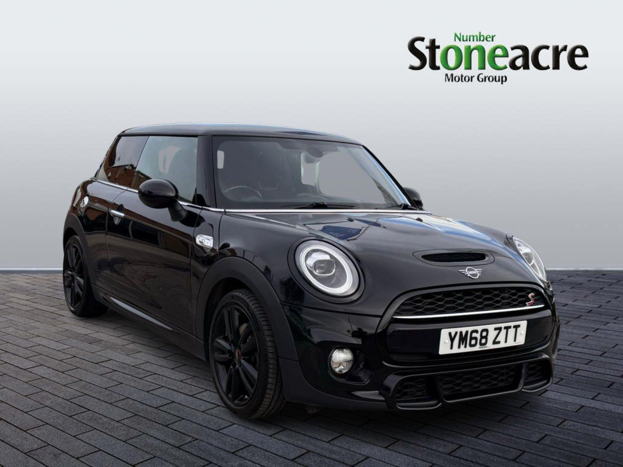 MINI Hatch 2.0 Cooper S Sport Euro 6 (s/s) 3dr YM68ZTT Image 1
