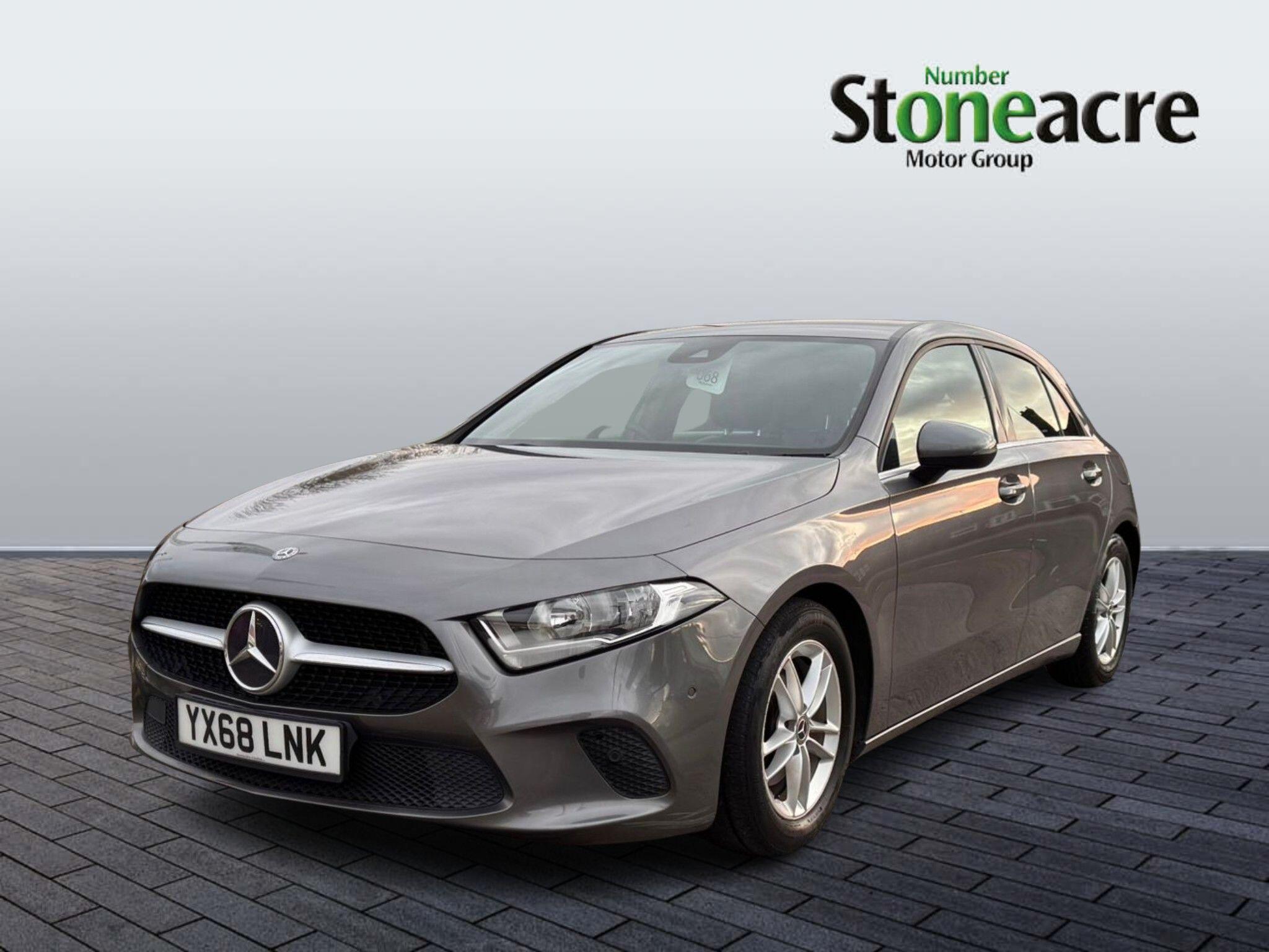 Mercedes-Benz A-Class 1.3 A180 SE (Executive) Euro 6 (s/s) 5dr YX68LNK Image 3