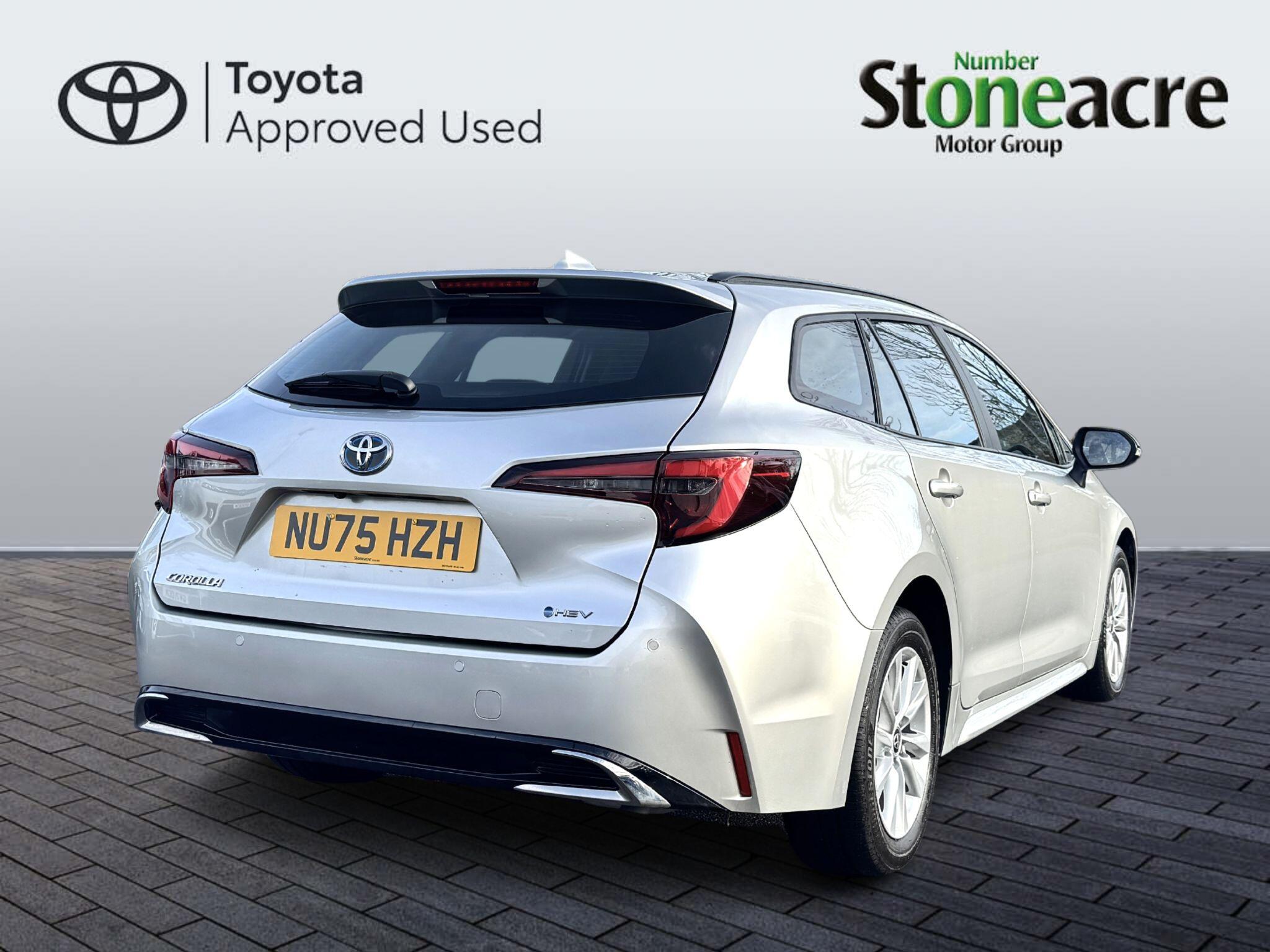 Toyota Corolla Hatchback 1.8 Hybrid Icon 5dr CVT NU75HZH Image 3