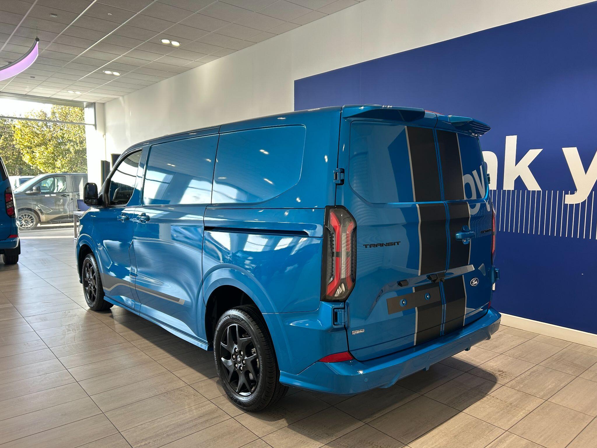 Ford Transit Custom Image 3