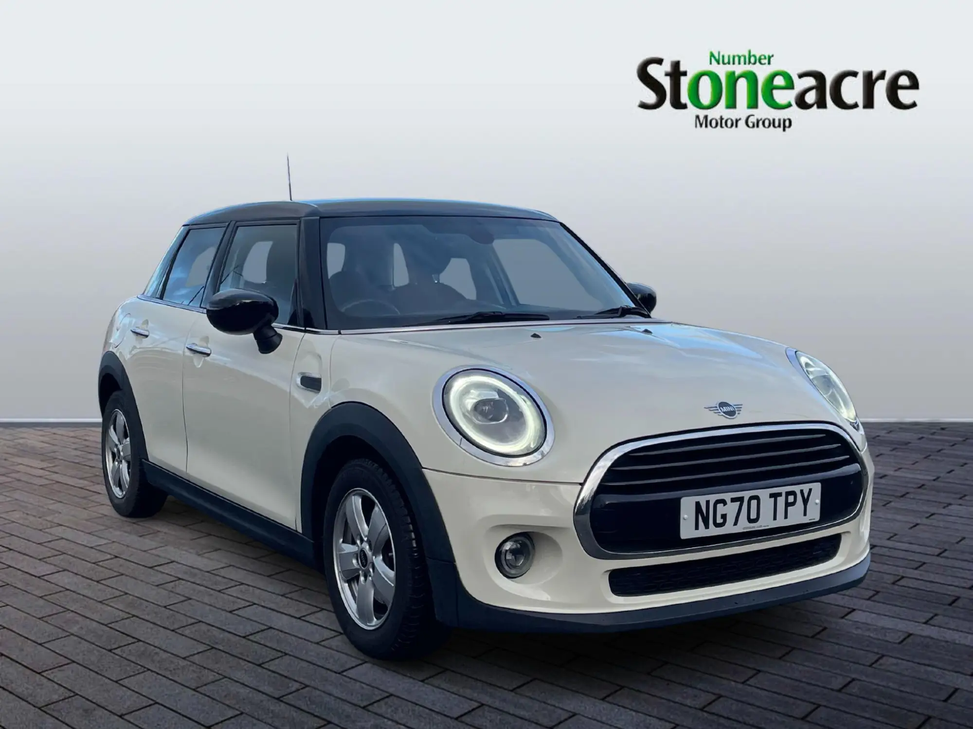 MINI Hatch 5-Door Hatch Cooper Classic NG70TPY Image 1