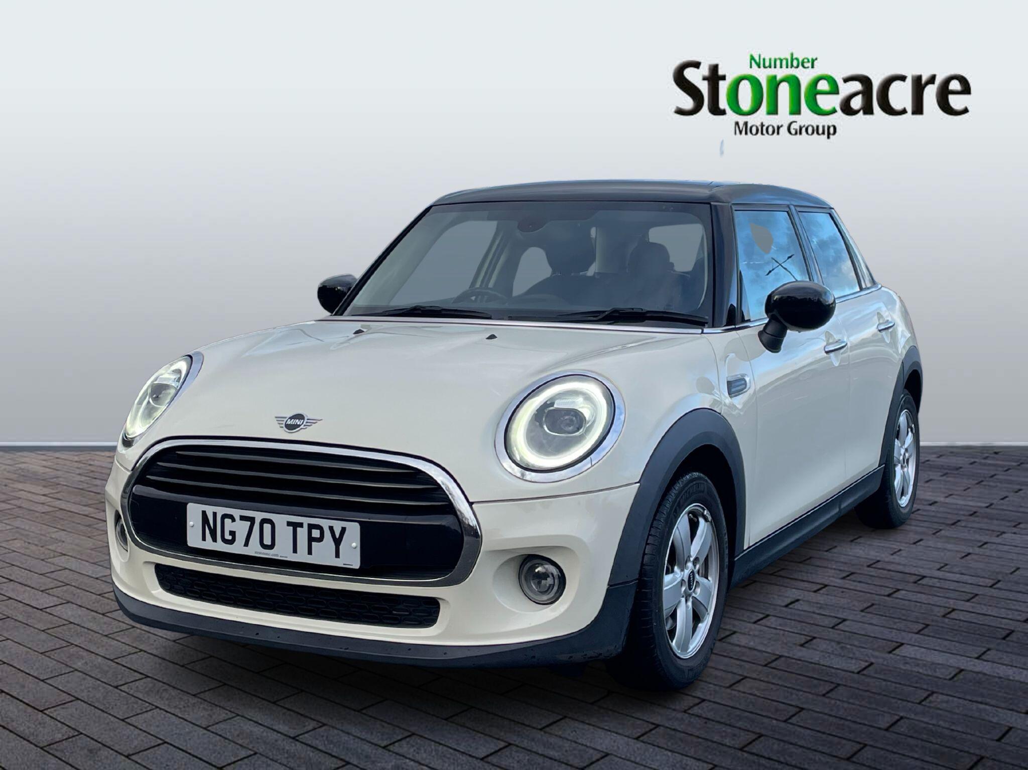 MINI Hatch 5-Door Hatch Cooper Classic NG70TPY Image 3