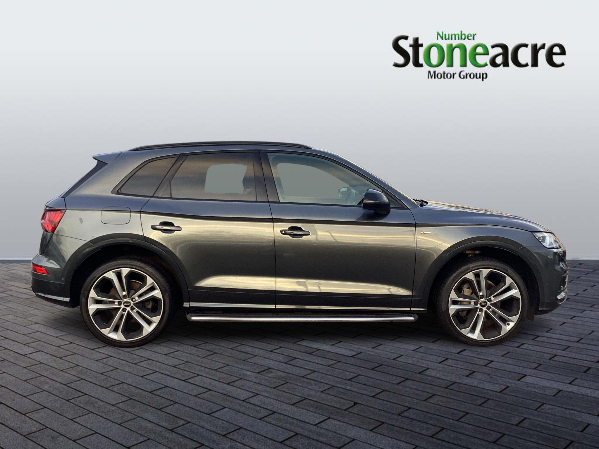 Audi Q5 2.0 TDI 40 Vorsprung S Tronic quattro Euro 6 (s/s) 5dr DX19GHN Image 2