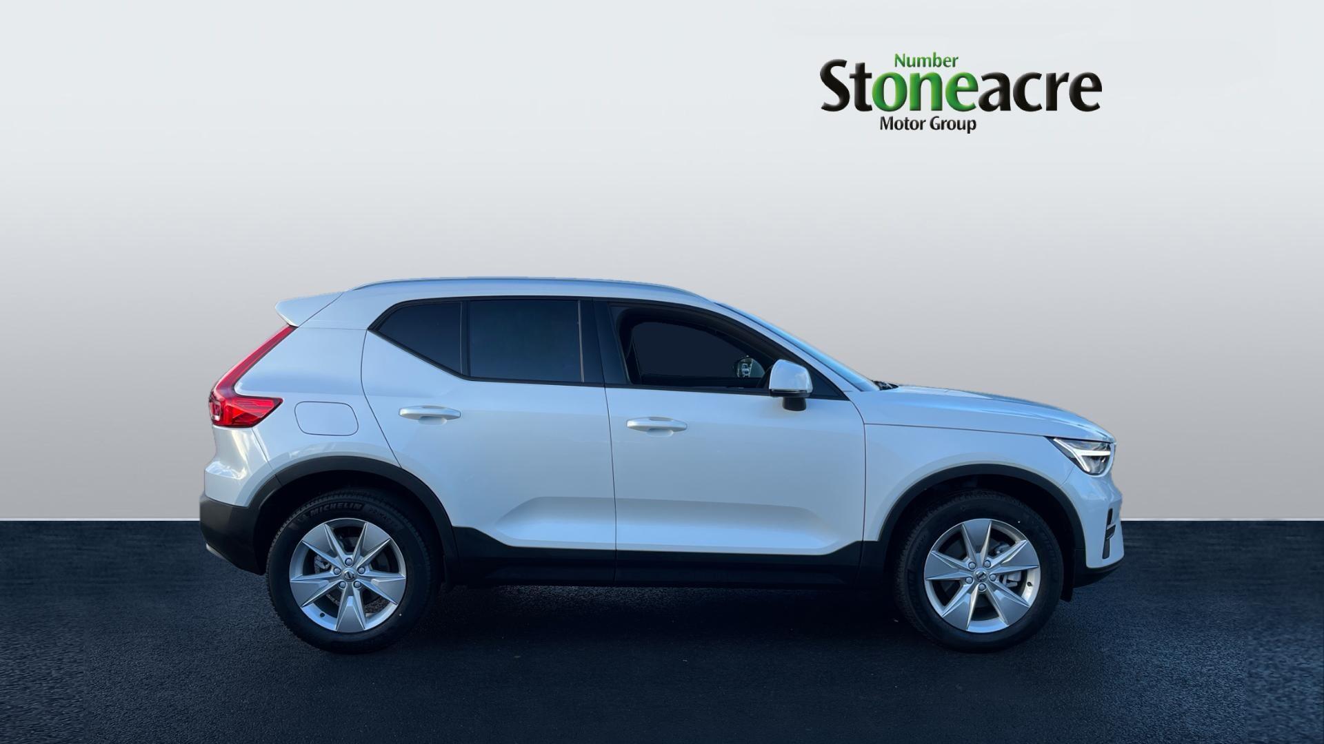 Volvo XC40 Core B3 (163 hp) Auto NL75DLD Image 3